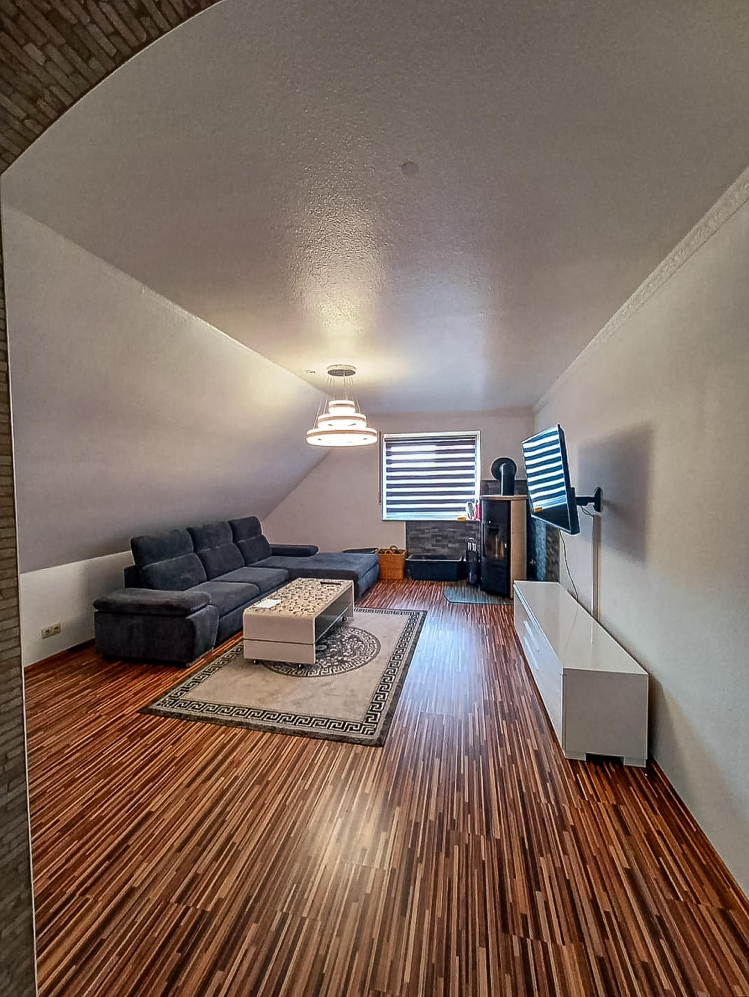 Surheide - Ein- bis Zweifamilienhaus in attraktiver Lage - Zimmer im Spitzboden