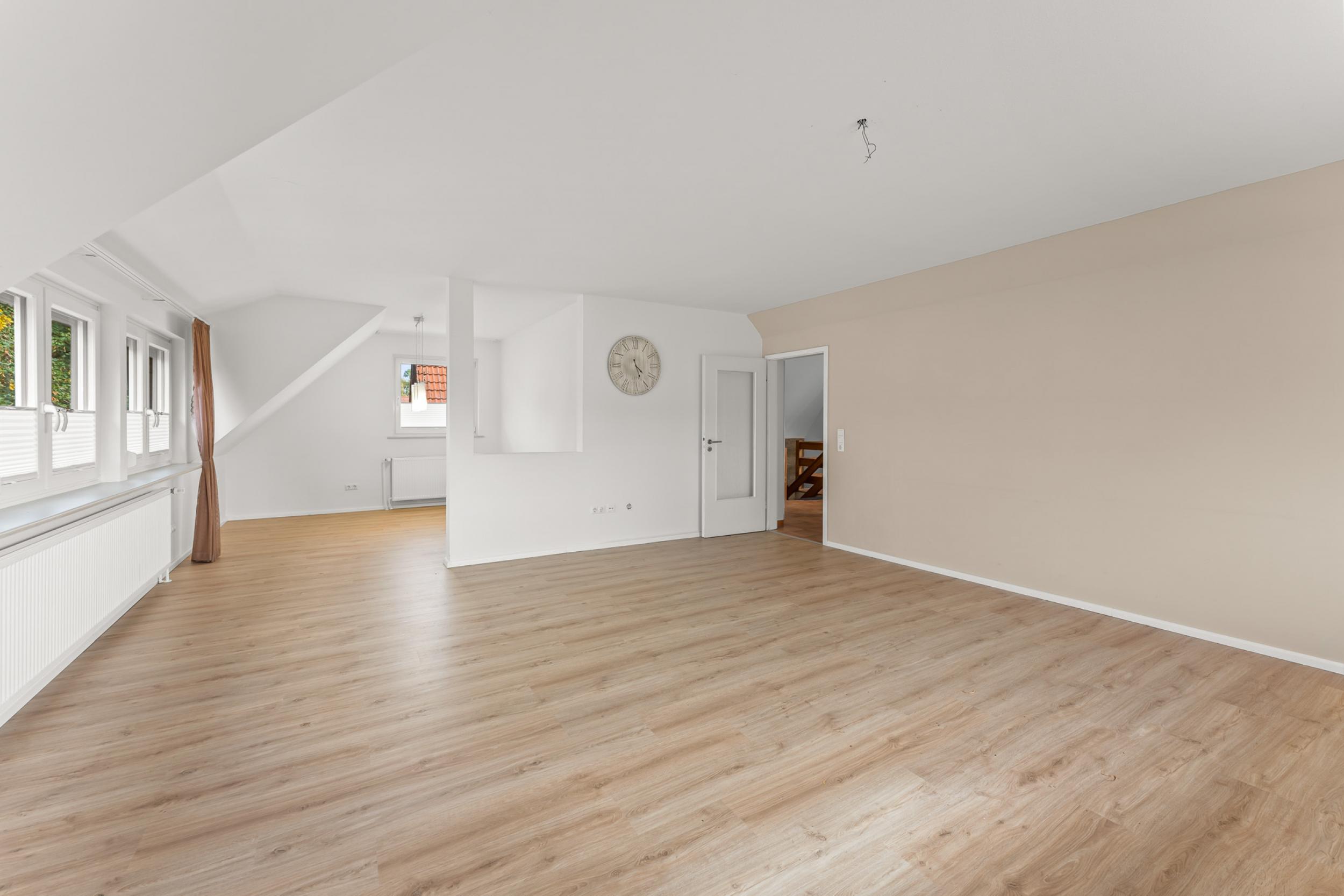 Schiffdorf - Modernisiertes Einfamilienhaus mit zusätzlichem Bauland - Wohn-/Essbereich