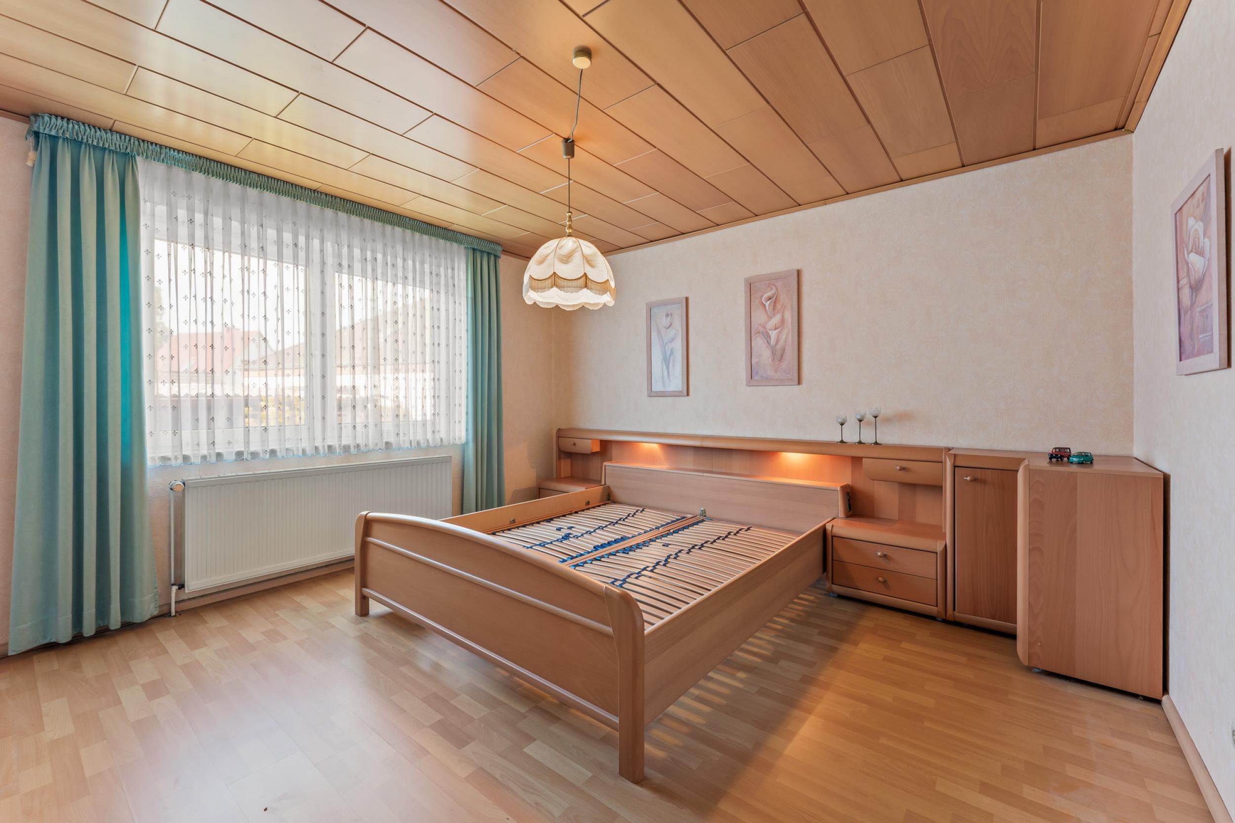 Schierholz - Solider Walmdachbungalow mit zusätzlichem Siedlungshaus - Schlafzimmer - Bungalow