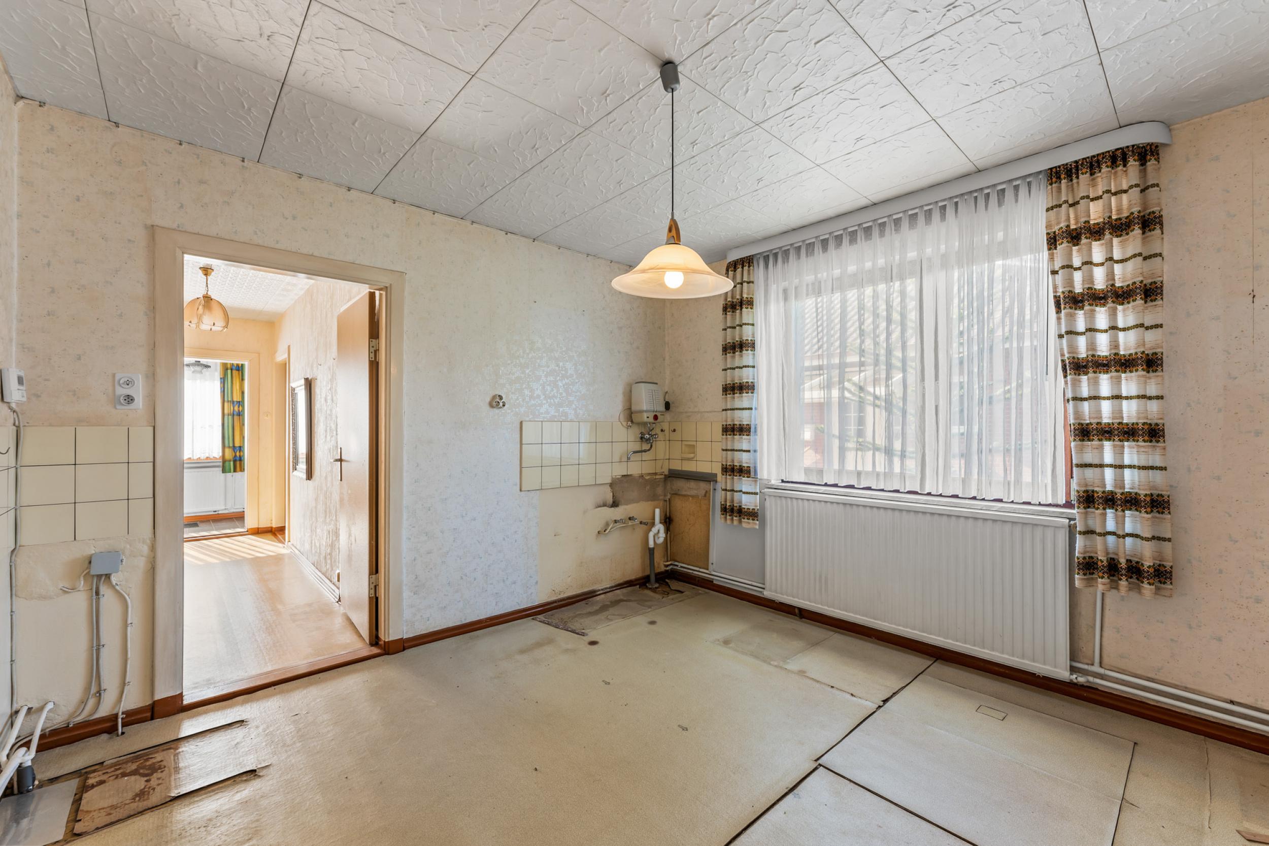 Schierholz - Solider Walmdachbungalow mit zusätzlichem Siedlungshaus - Küche - Siedlungshaus