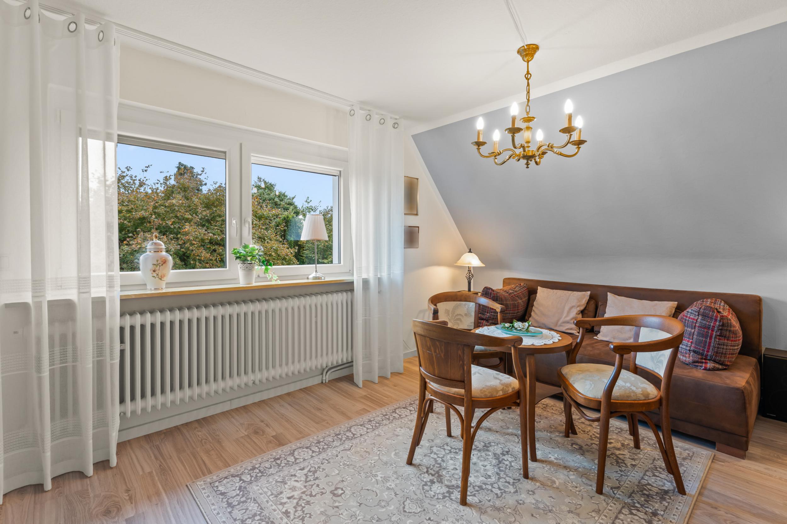 Schiffdorf-Spaden - Modernisiertes Einfamilienhaus mit Einliegerwohnung in ruhiger Lage - Zimmer Dachgeschoss