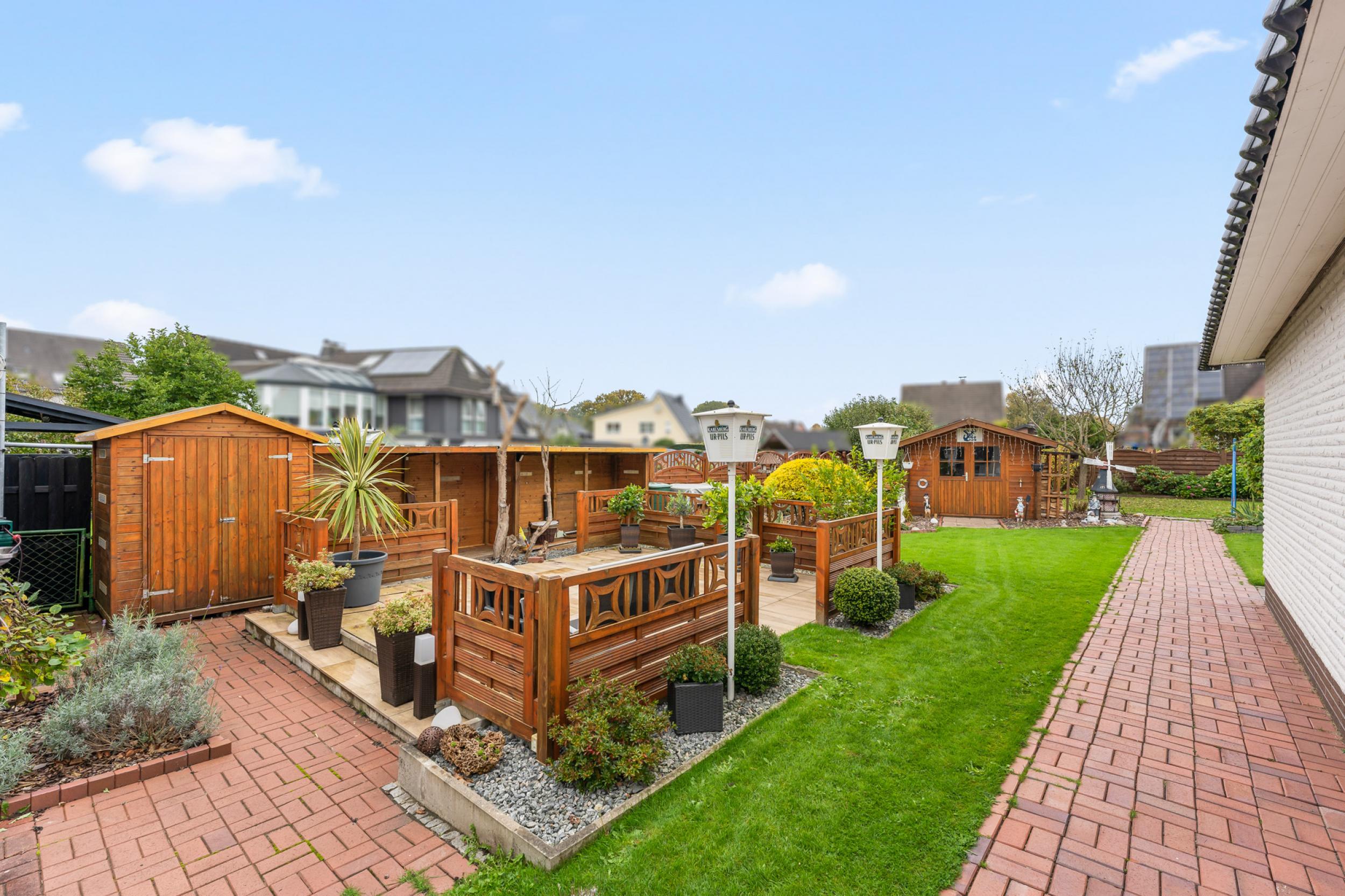 Schiffdorf-Spaden - Modernisiertes Einfamilienhaus mit Einliegerwohnung in ruhiger Lage - Freisitz/Terrasse