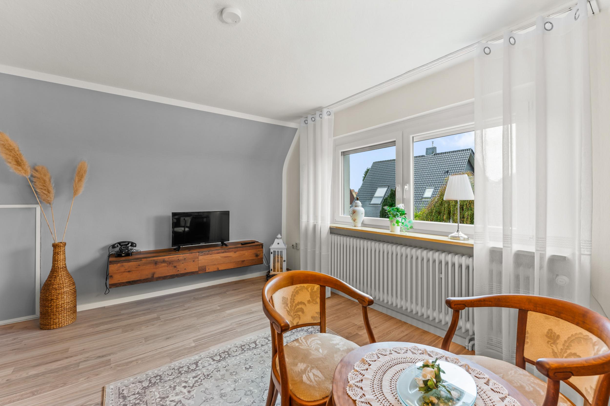 Schiffdorf-Spaden - Modernisiertes Einfamilienhaus mit Einliegerwohnung in ruhiger Lage - Zimmer Dachgeschoss