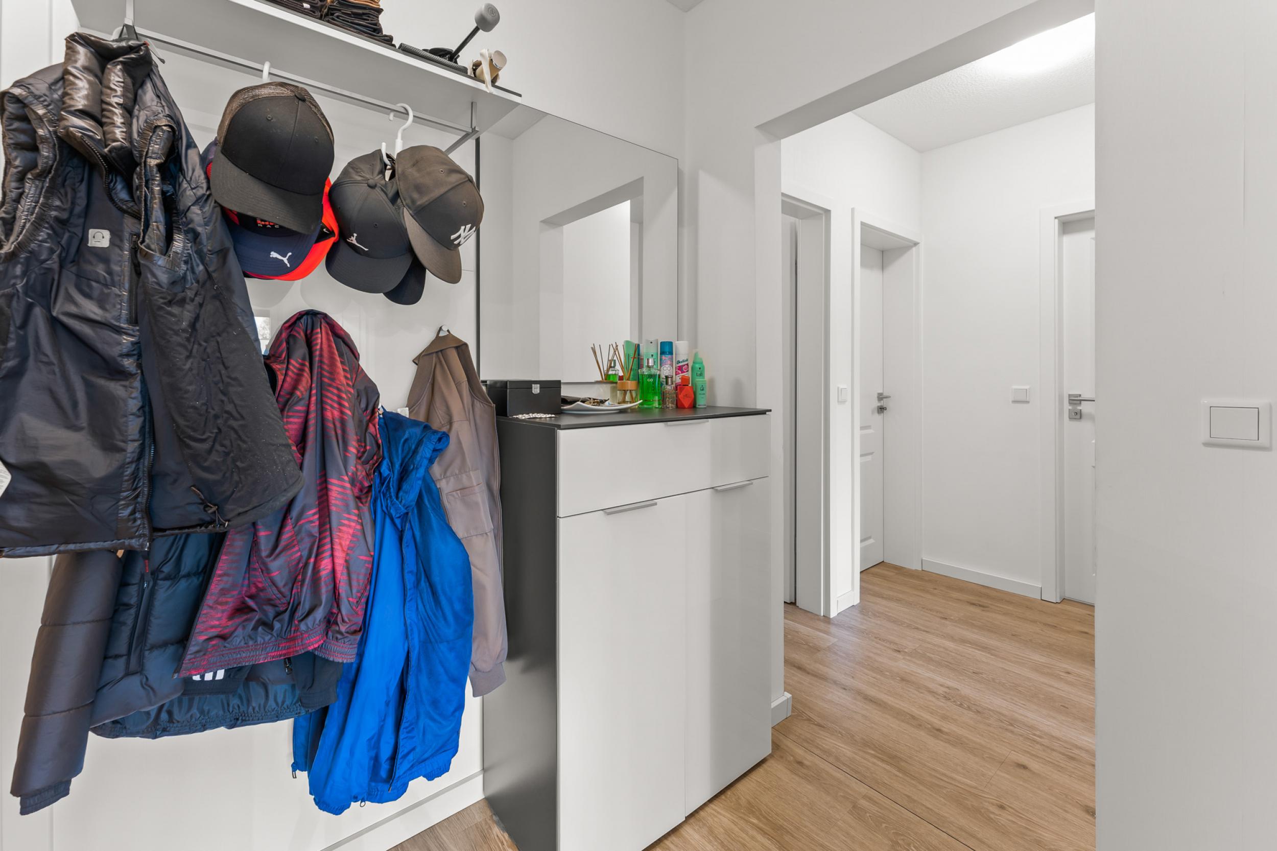 Leherheide - Modernisierte 4-Zimmer-Wohnung in Top-Lage - Eingangsbereich