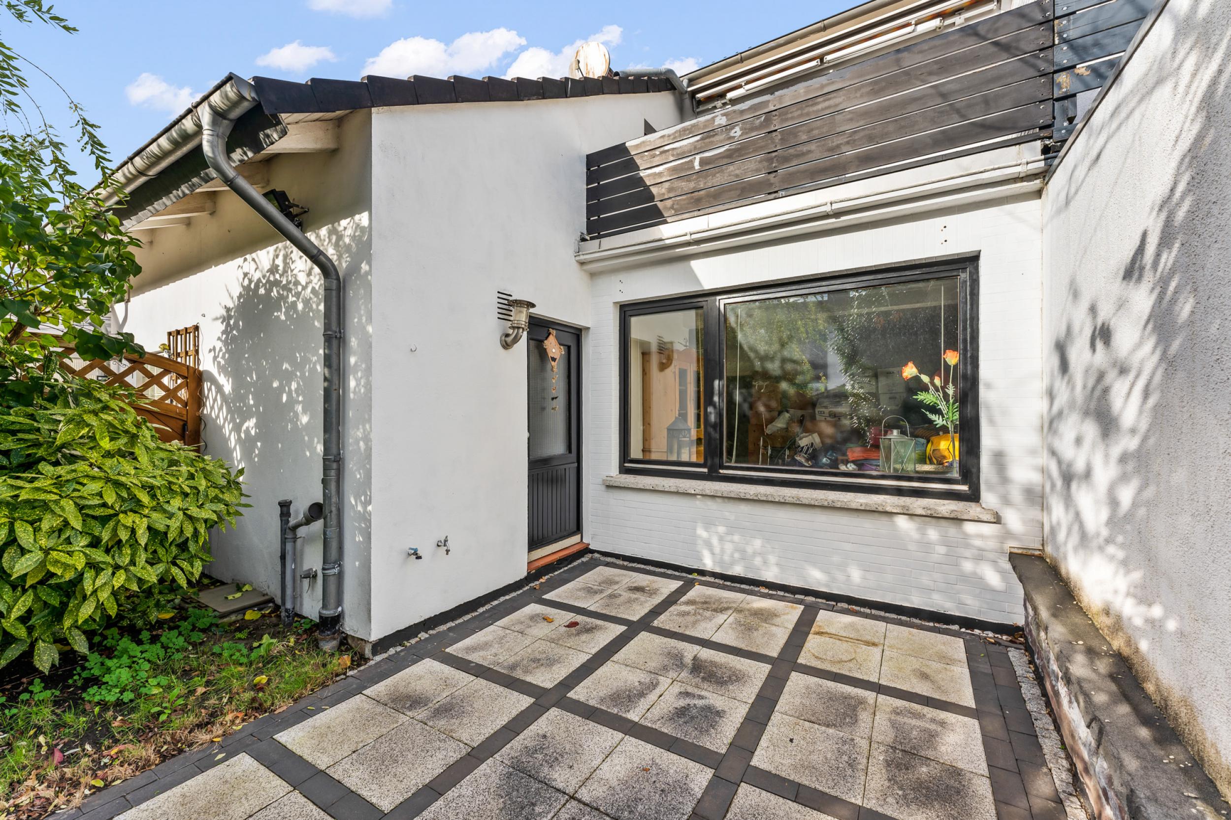 Schönebeck - Solides Reihenmittelhaus in ruhiger Lage mit viel Potenzial - Terrasse