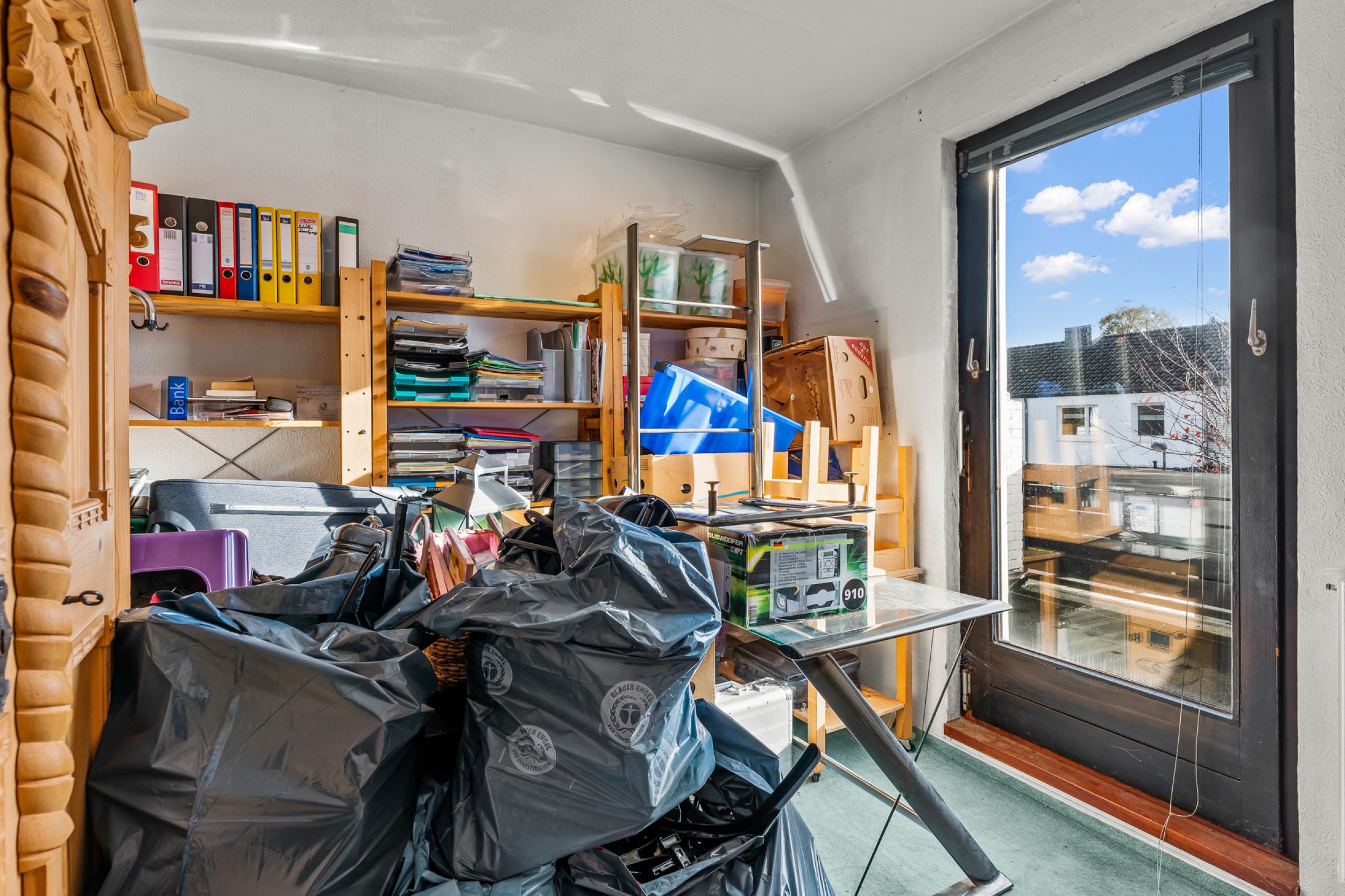 Schönebeck - Solides Reihenmittelhaus in ruhiger Lage mit viel Potenzial - 2025-10-30-Immobilienfotos-18