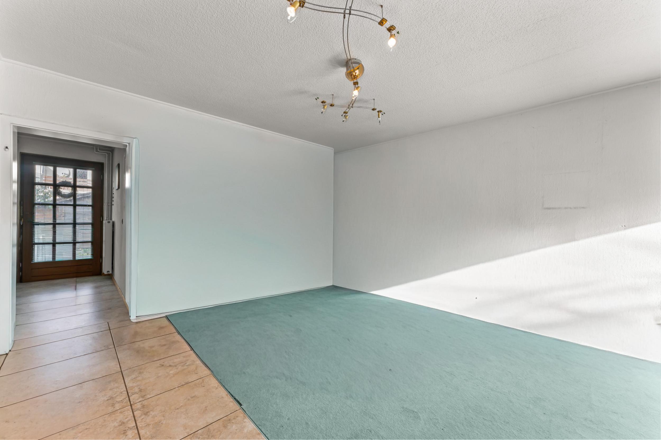 Schönebeck - Solides Reihenmittelhaus in ruhiger Lage mit viel Potenzial - Wohn-/Essbereich