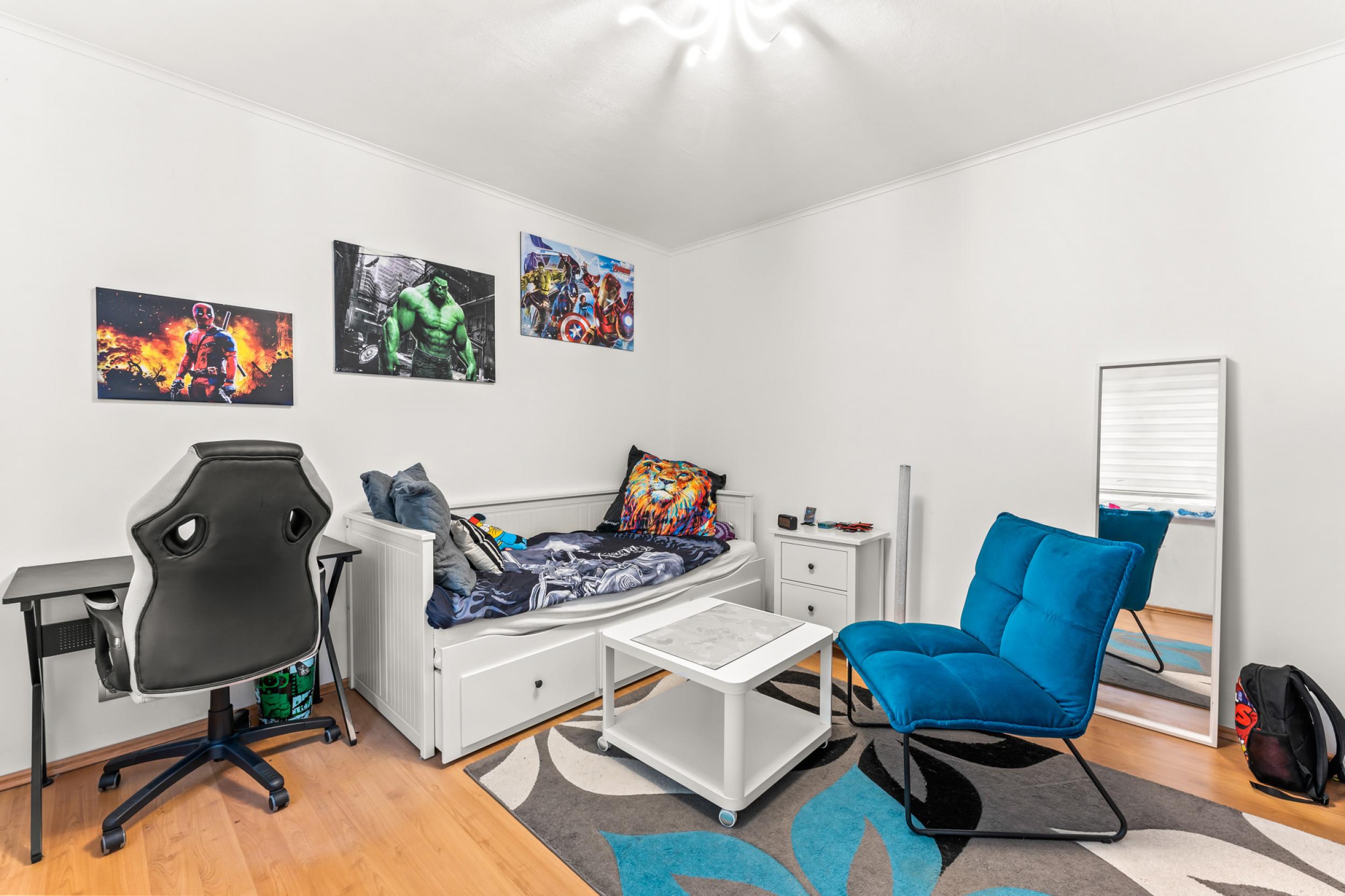 Surheide - Zweifamilienhaus als Mehrgenerationshaus oder Kapitalanlage - Kinderzimmer Erdgeschoss