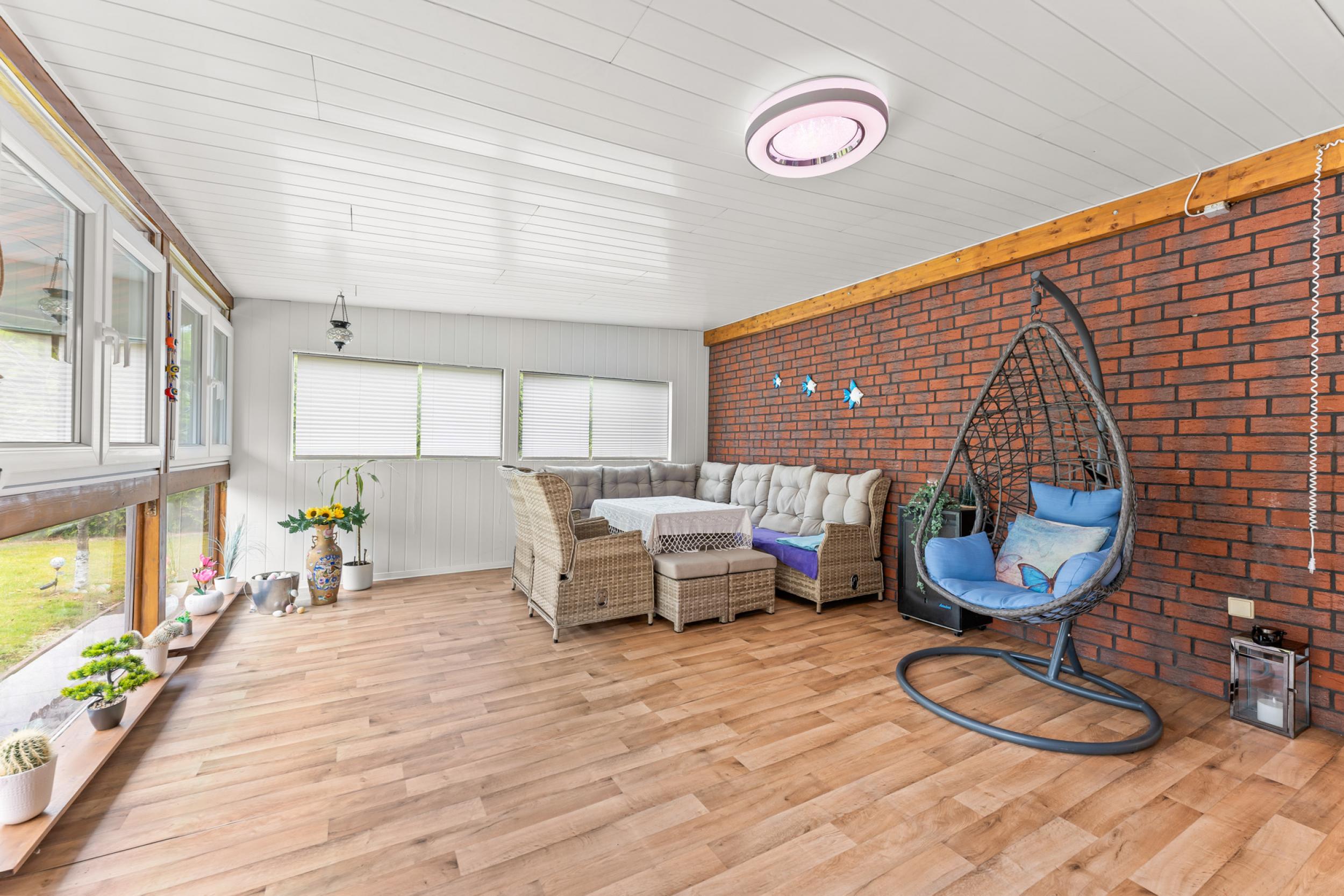 Surheide - Zweifamilienhaus als Mehrgenerationshaus oder Kapitalanlage - Wintergarten