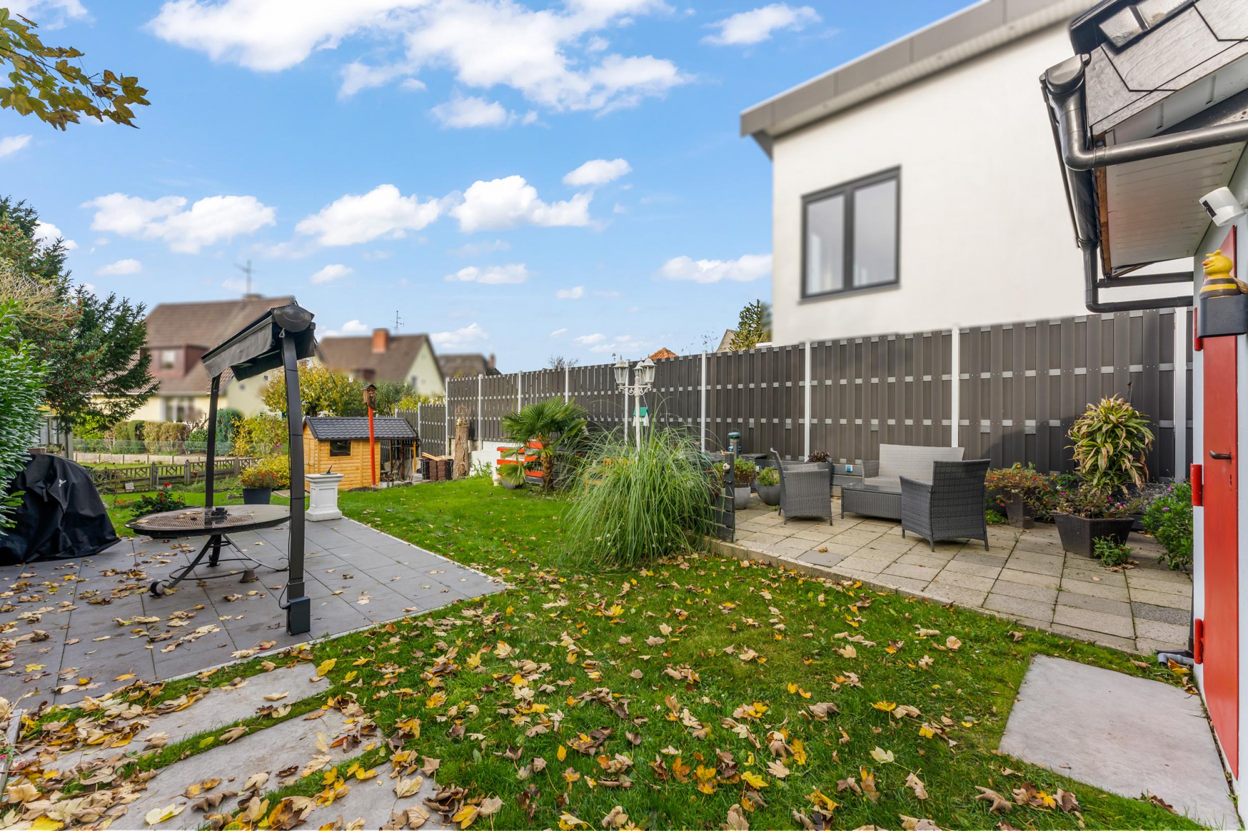 Eckernfeld - Modernisiertes Einfamilienhaus in beliebter Lage - Blick in den Garten