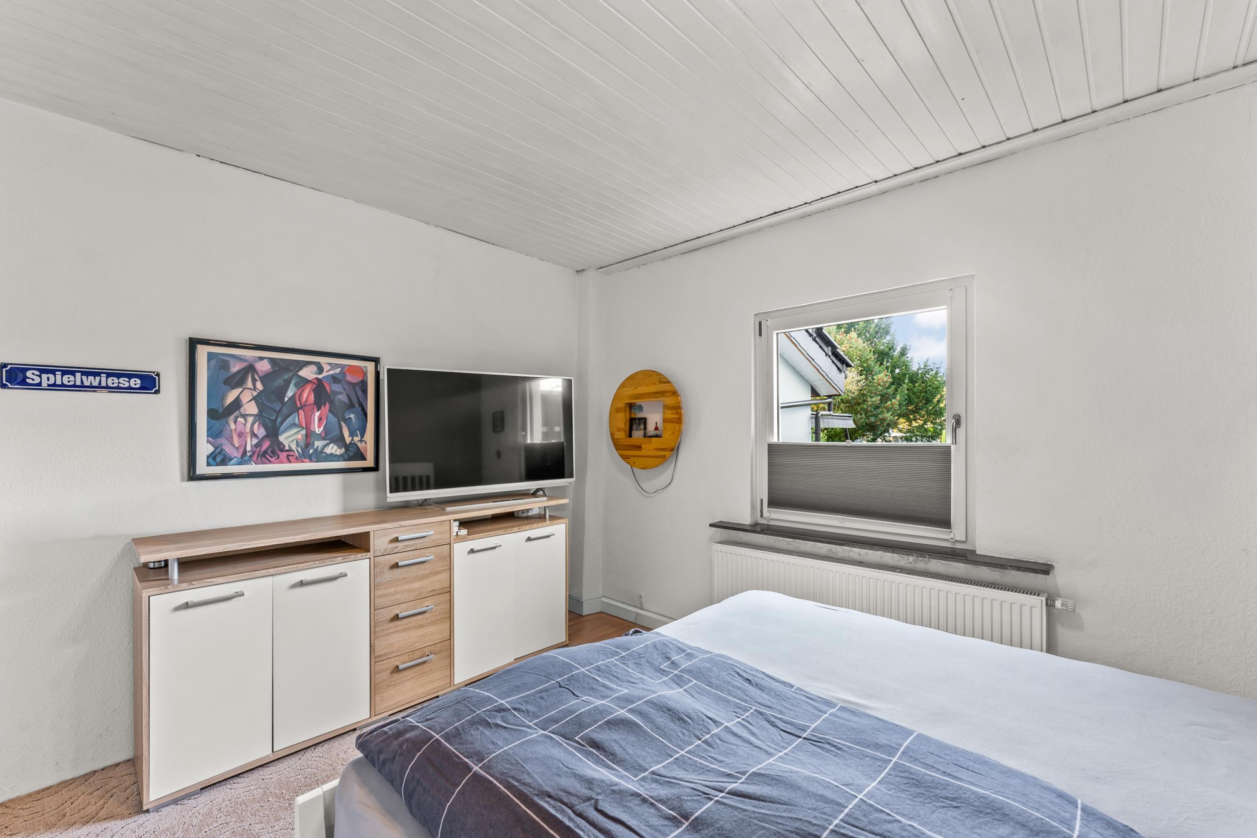 Eckernfeld - Modernisiertes Einfamilienhaus in beliebter Lage - Schlafzimmer Erdgeschoss