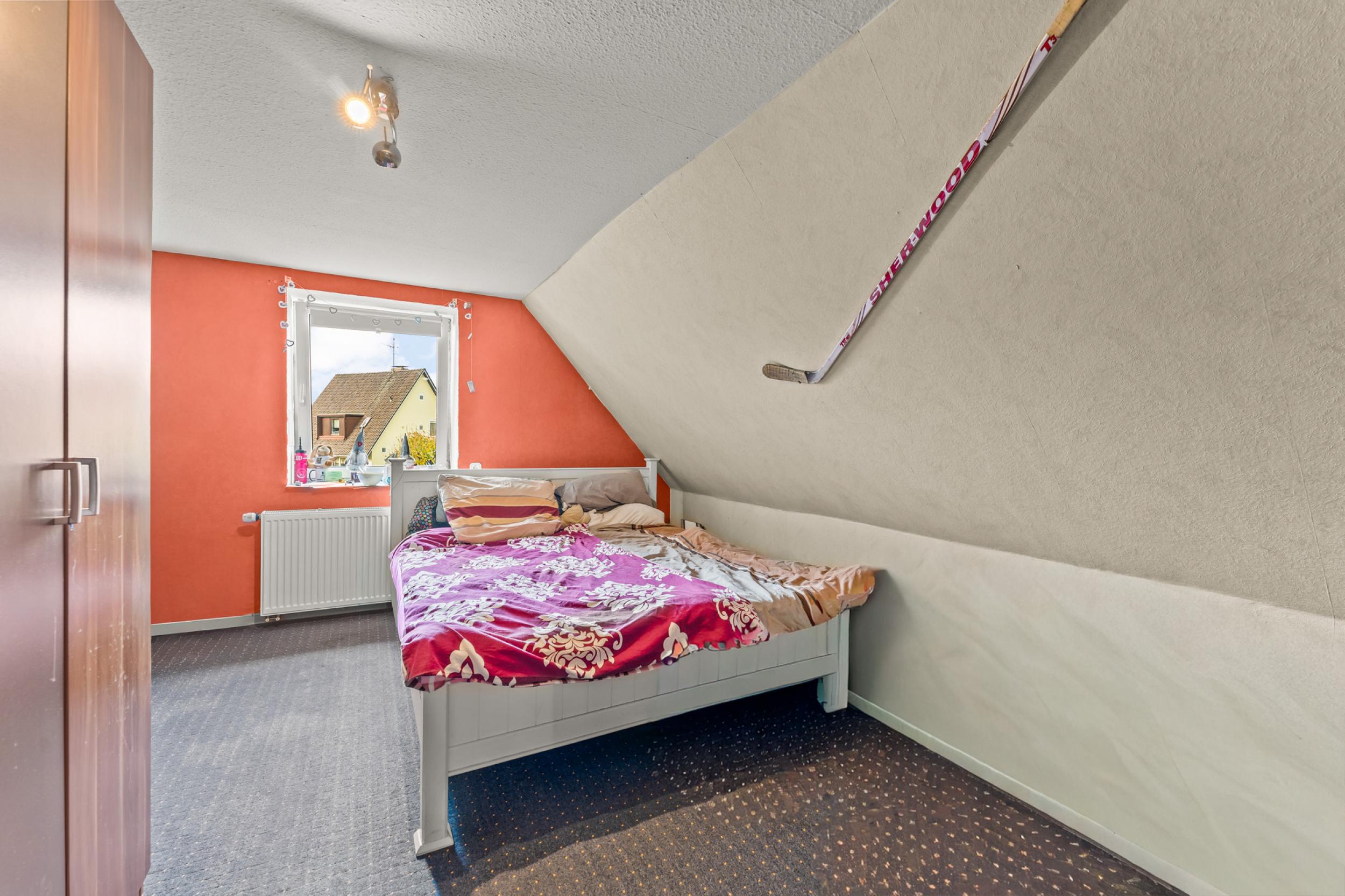 Eckernfeld - Modernisiertes Einfamilienhaus in beliebter Lage - Schlafzimmer Dachgeschoss