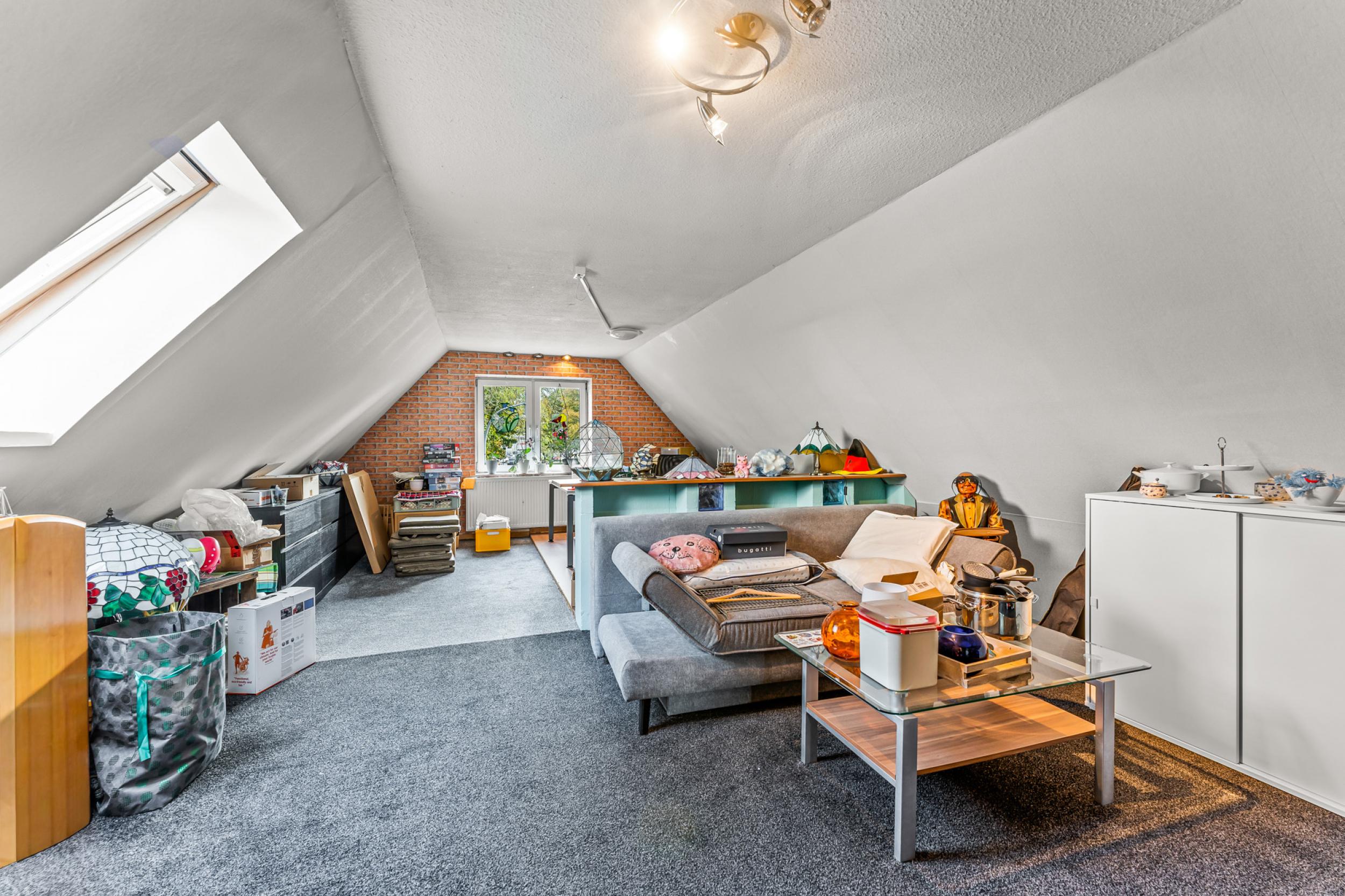 Eckernfeld - Modernisiertes Einfamilienhaus in beliebter Lage - Büro/Schlafzimmer