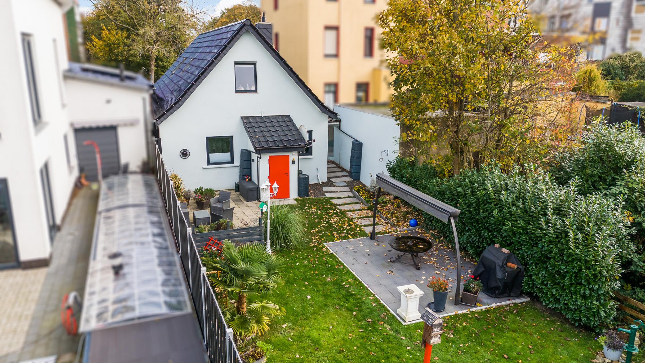 Eckernfeld - Modernisiertes Einfamilienhaus in beliebter Lage - Luftaufnahme