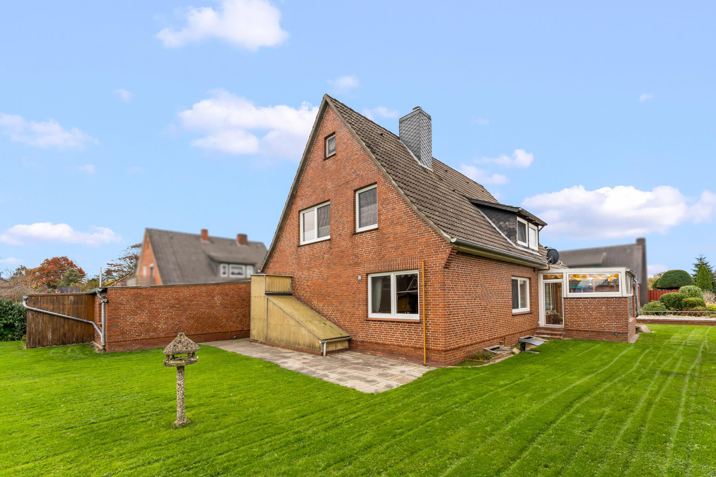 Otterndorf - Ein- bis Zweifamilienhaus in der Nähe der Elbemündung - Rückansicht