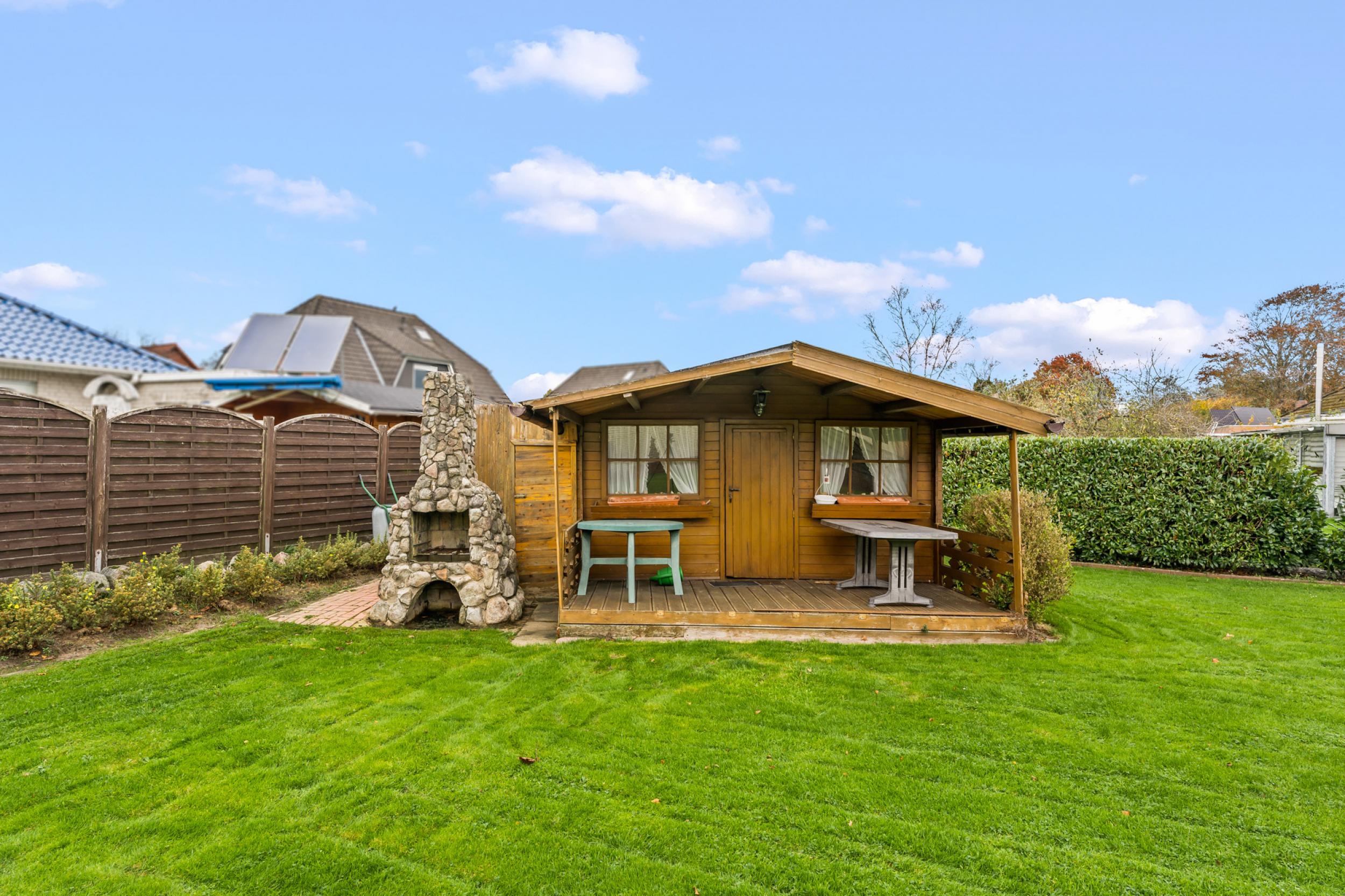 Otterndorf - Ein- bis Zweifamilienhaus in der Nähe der Elbemündung - Gartenhaus