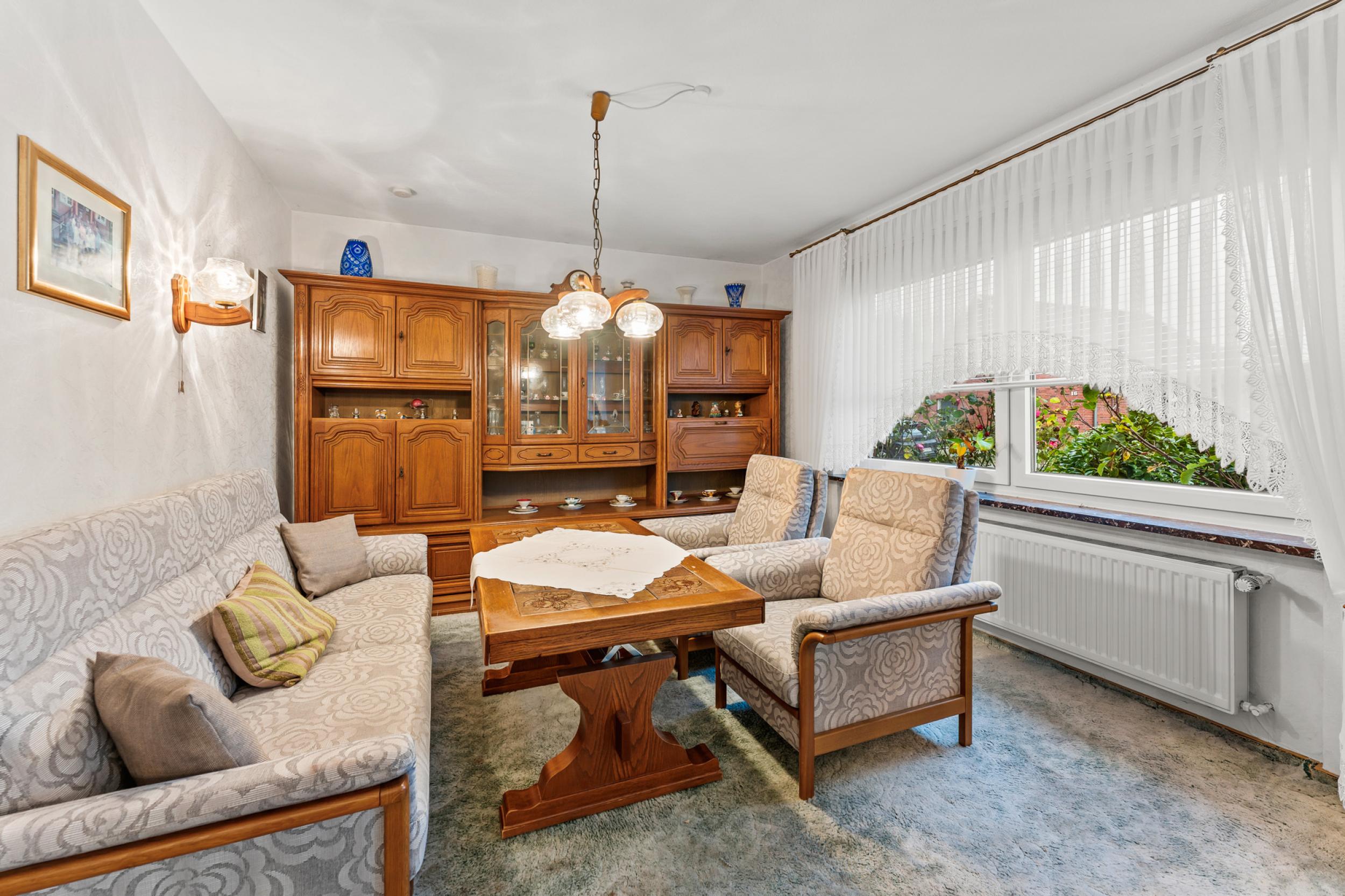 Otterndorf - Ein- bis Zweifamilienhaus in der Nähe der Elbemündung - Essbereich Wohnzimmer