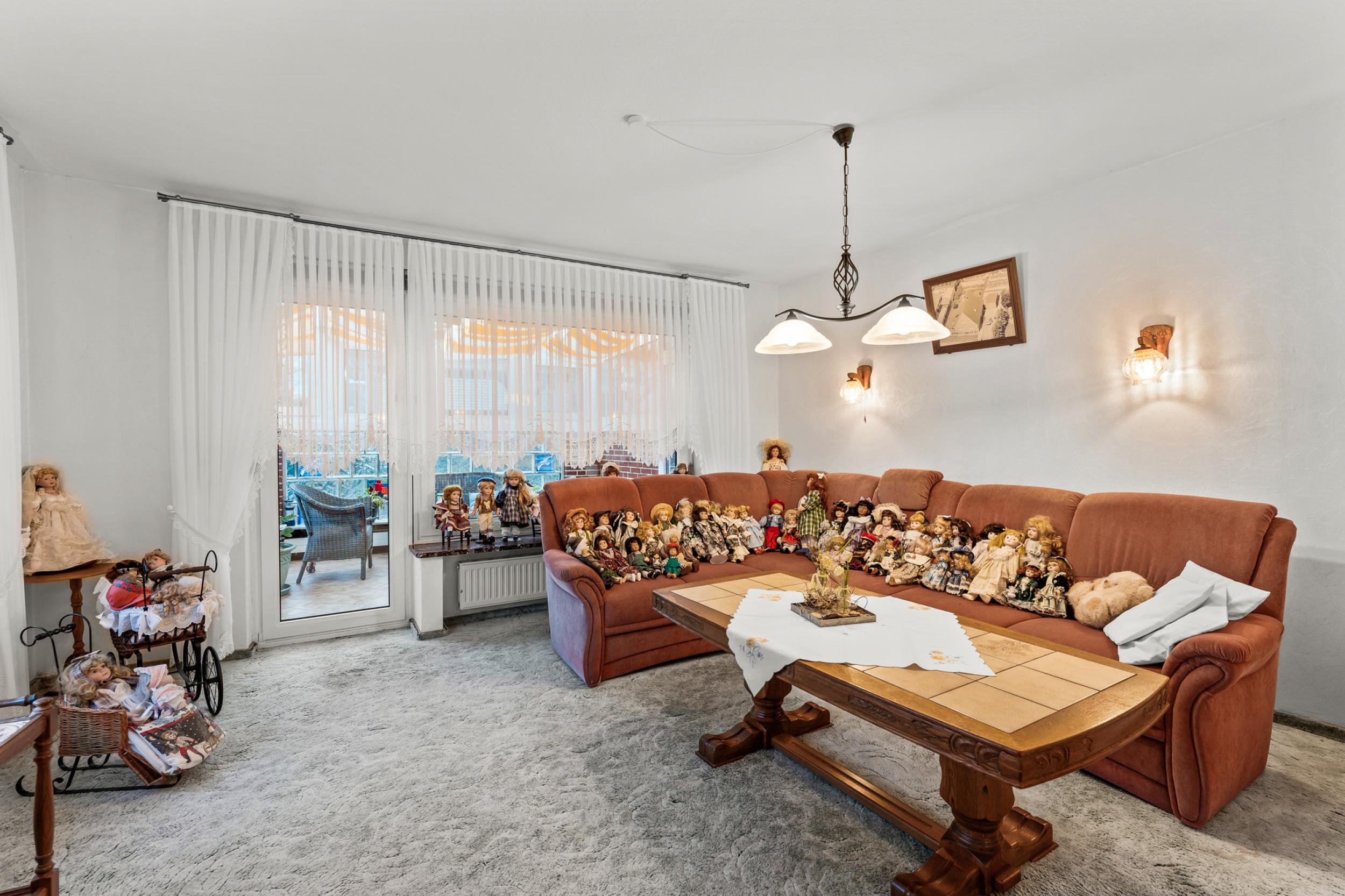 Otterndorf - Ein- bis Zweifamilienhaus in der Nähe der Elbemündung - Wohnzimmer