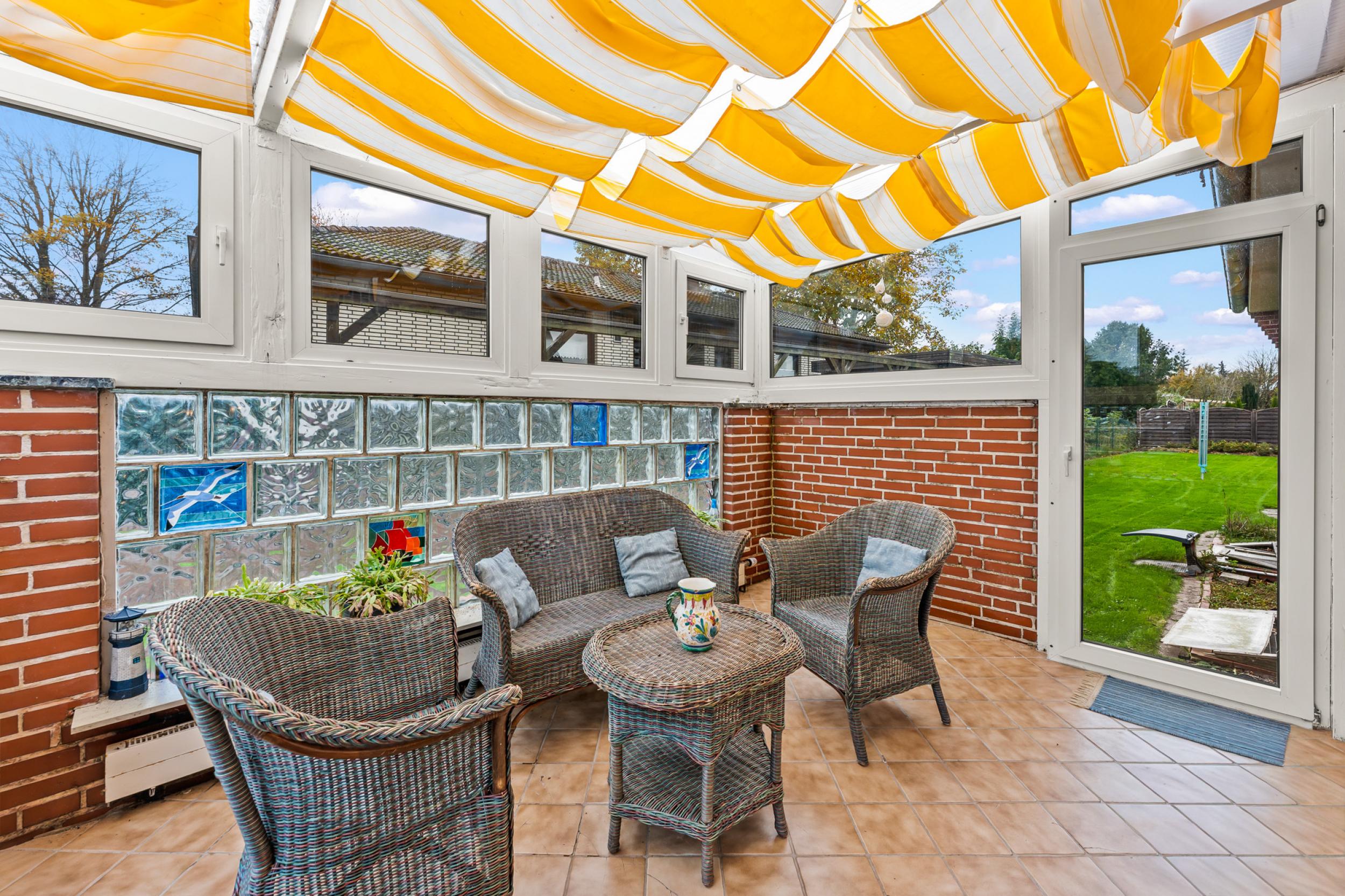 Otterndorf - Ein- bis Zweifamilienhaus in der Nähe der Elbemündung - Wintergarten