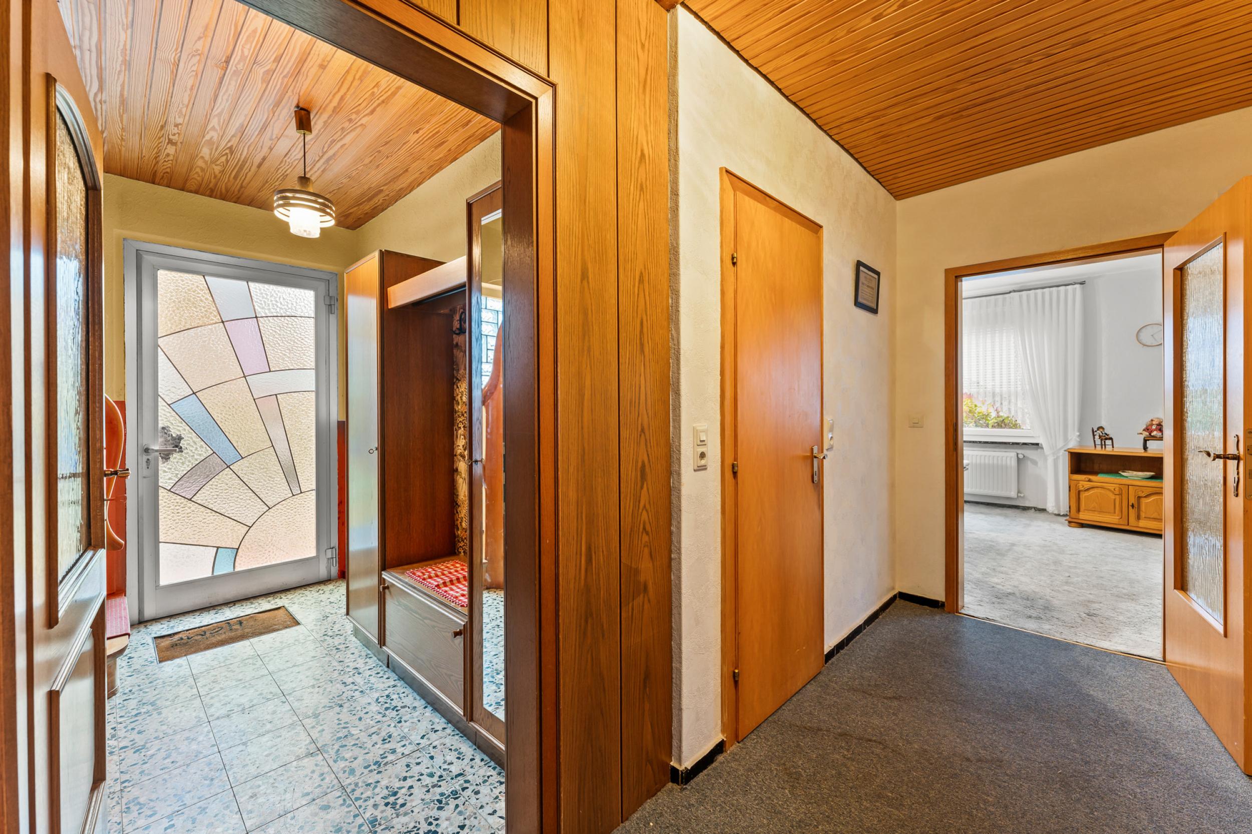 Otterndorf - Ein- bis Zweifamilienhaus in der Nähe der Elbemündung - Flur Erdgeschoss