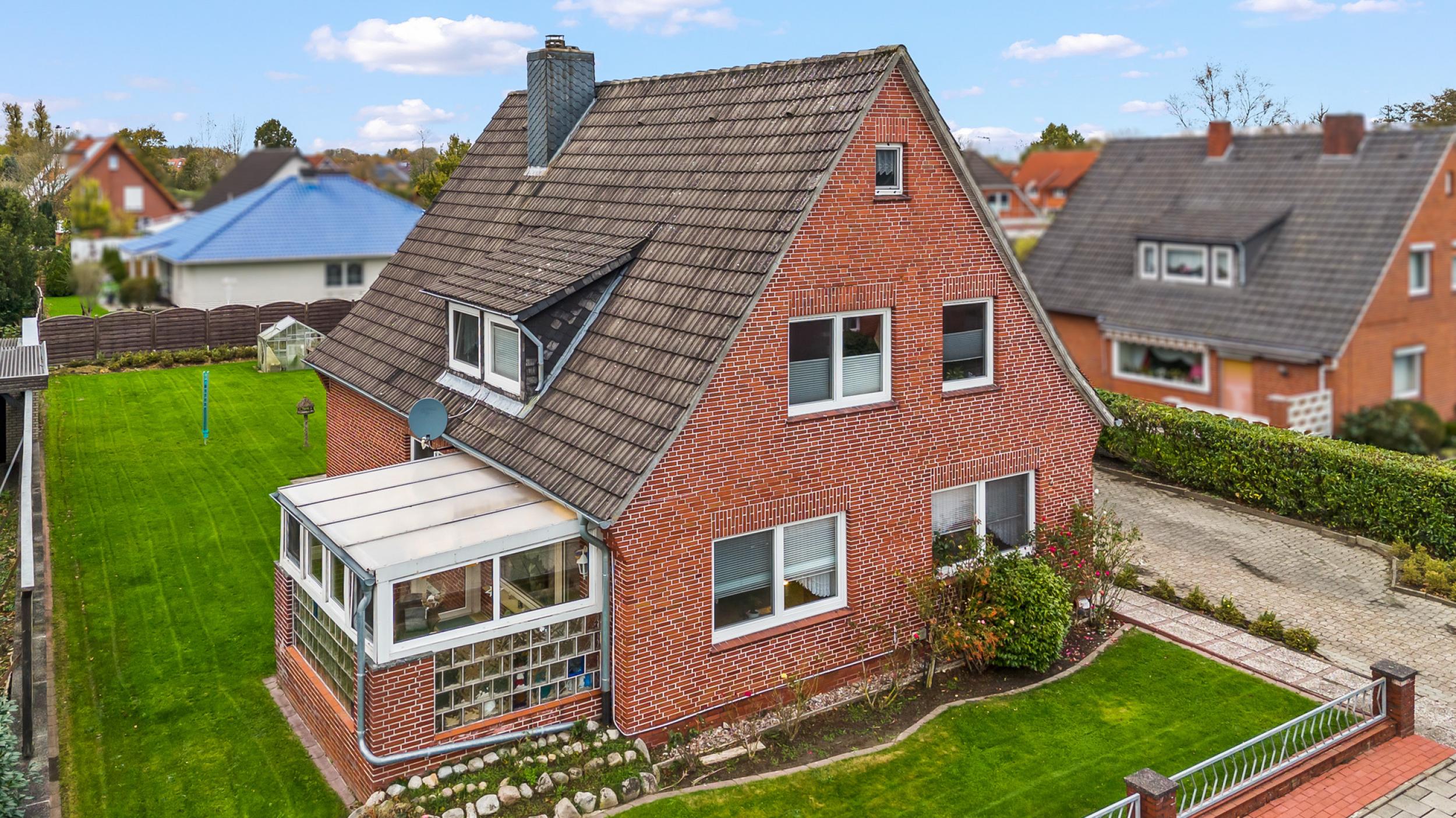 Otterndorf - Ein- bis Zweifamilienhaus in der Nähe der Elbemündung - Frontansicht