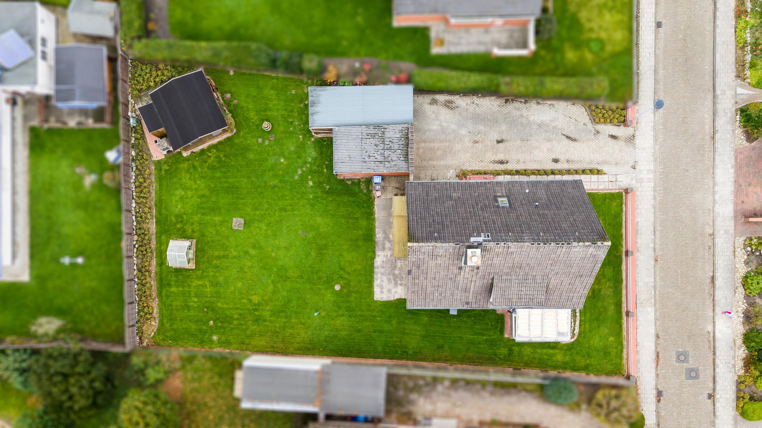 Otterndorf - Ein- bis Zweifamilienhaus in der Nähe der Elbemündung - Vogelperspektive