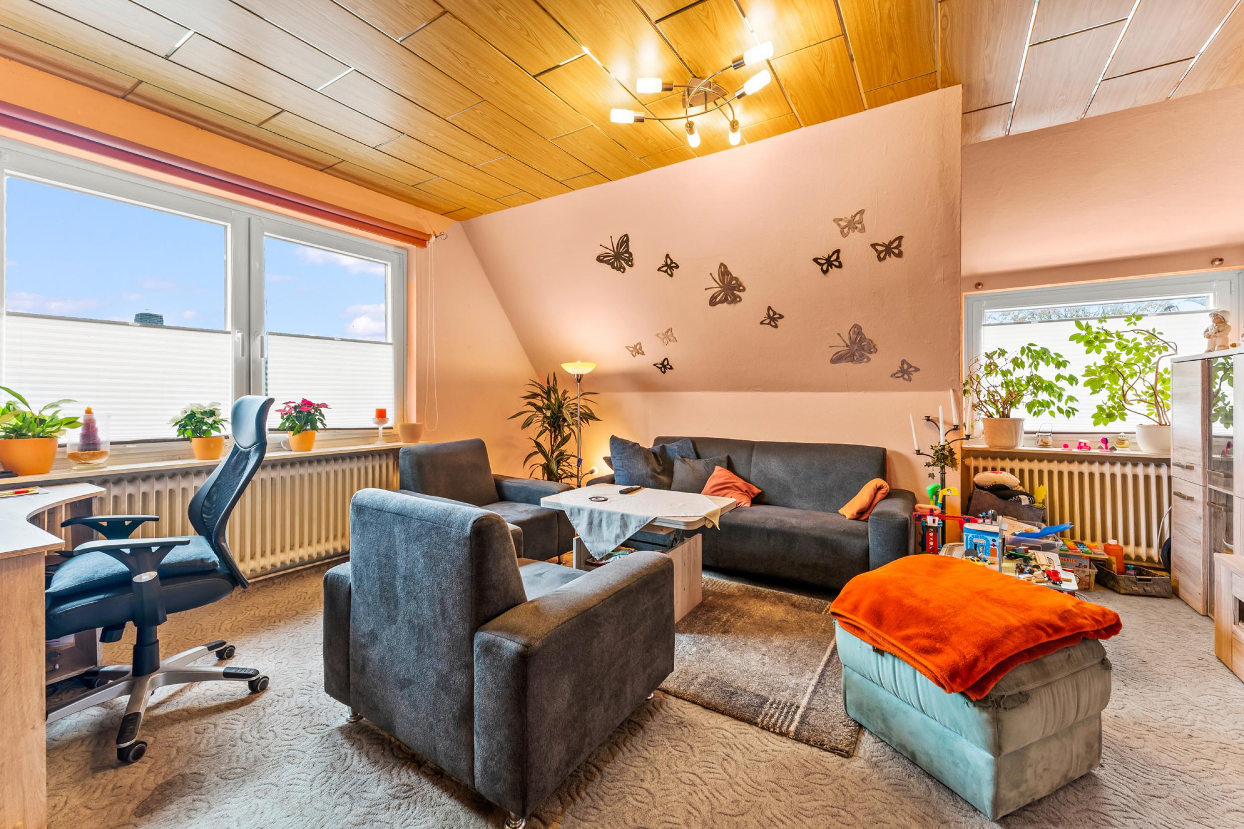 Otterndorf - Ein- bis Zweifamilienhaus in der Nähe der Elbemündung - Wohnzimmer Dachgeschoss