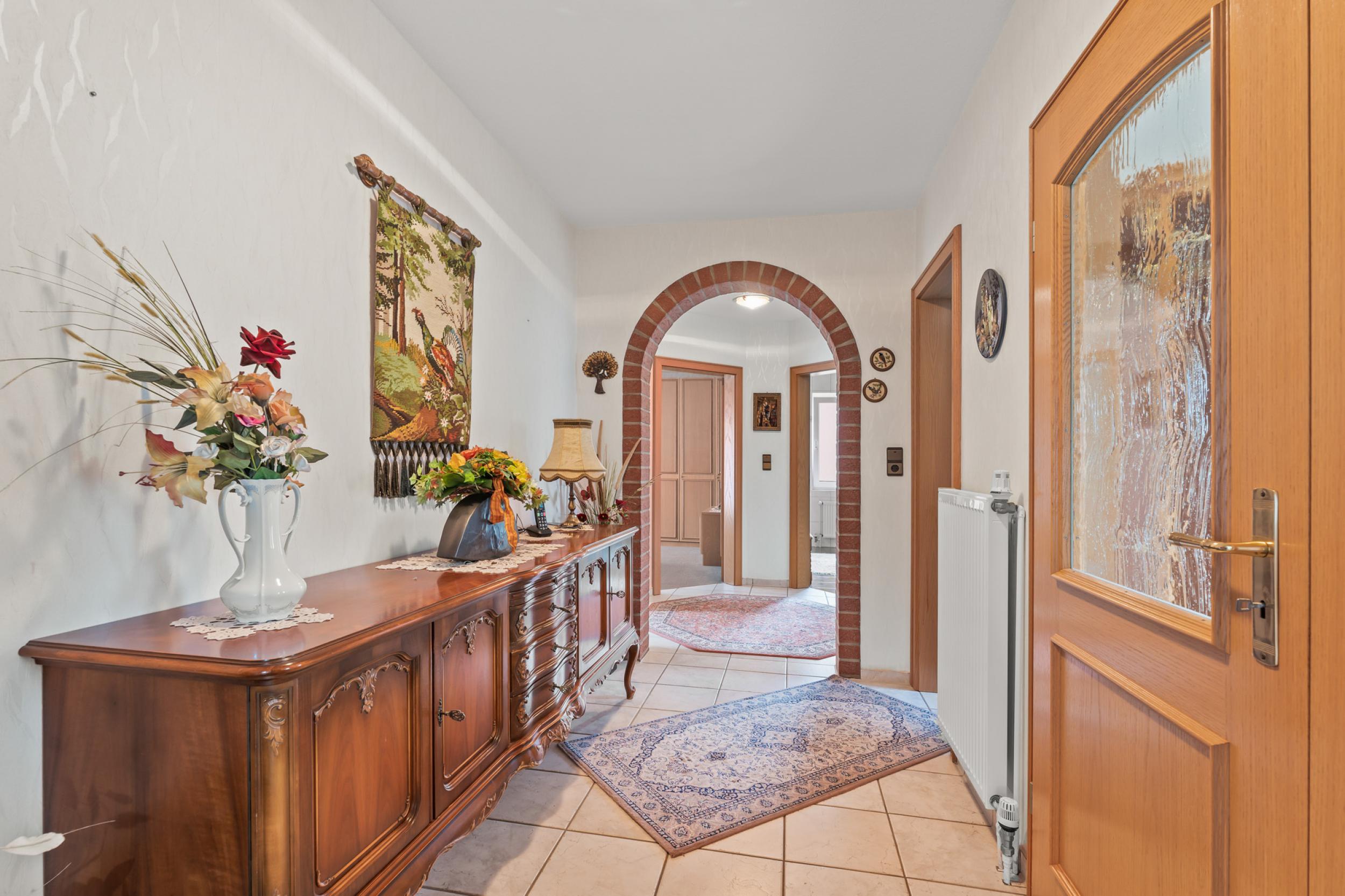 Bokel - Repräsentativer Winkelbungalow in ruhiger Wohnlage – ein Zuhause zum Wohlfühlen - Flur