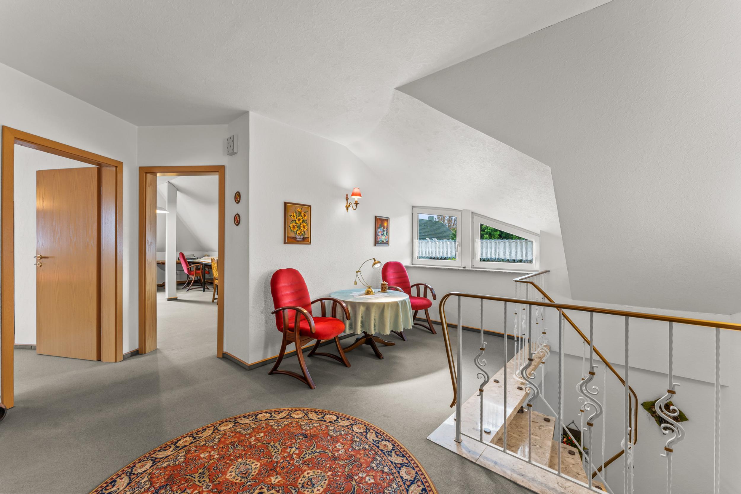 Bokel - Repräsentativer Winkelbungalow in ruhiger Wohnlage – ein Zuhause zum Wohlfühlen - Flur Dachgeschoss