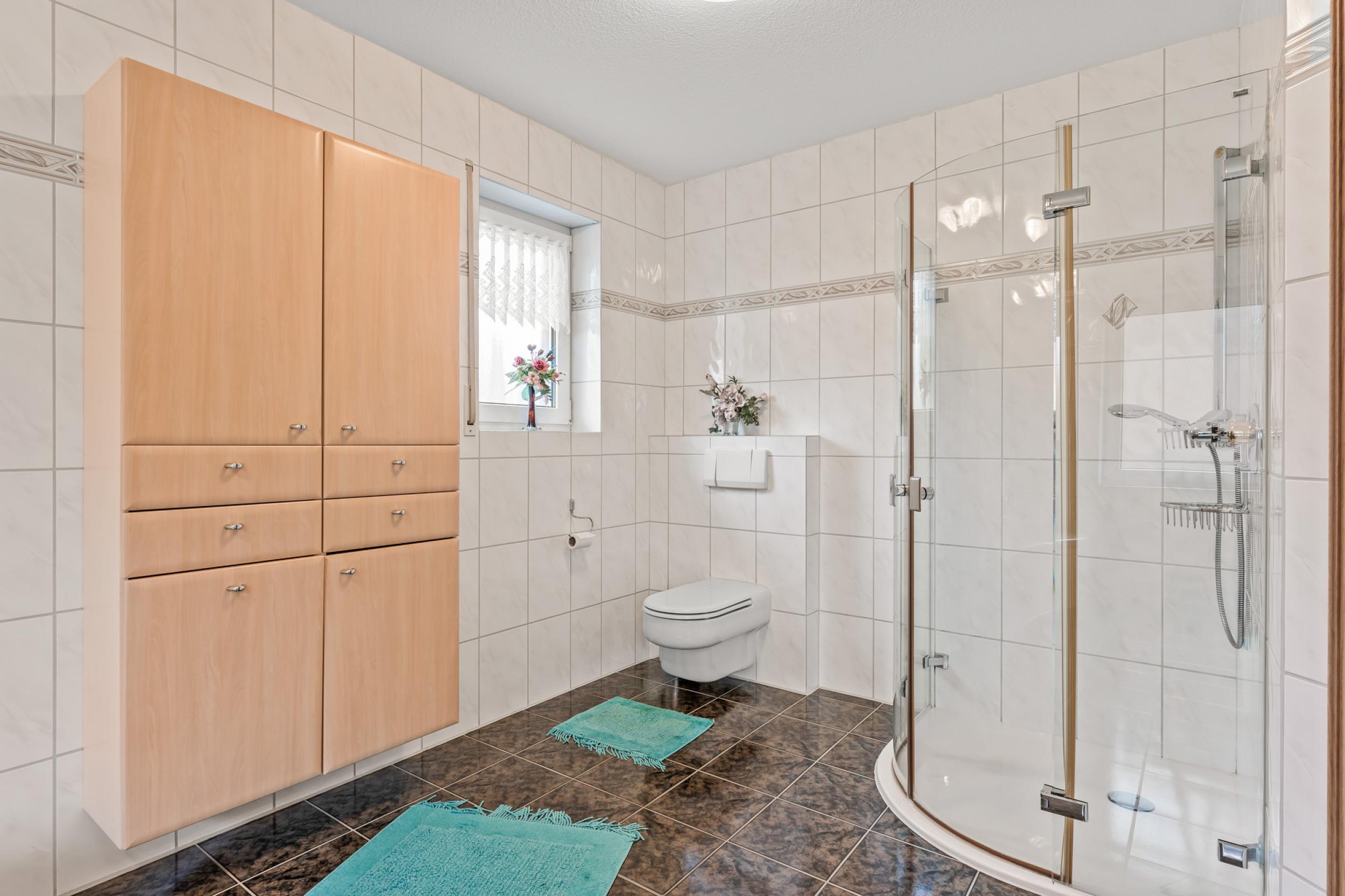 Bokel - Repräsentativer Winkelbungalow in ruhiger Wohnlage – ein Zuhause zum Wohlfühlen - Badezimmer