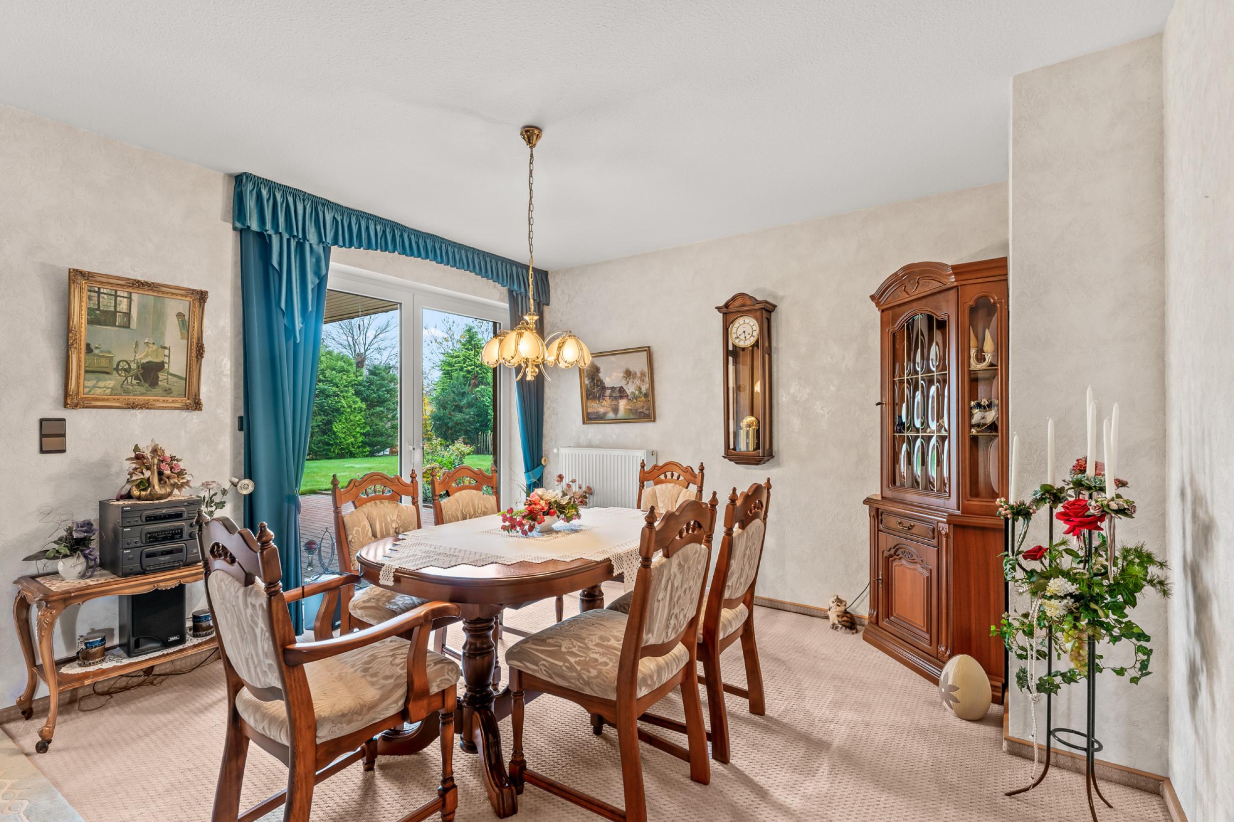Bokel - Repräsentativer Winkelbungalow in ruhiger Wohnlage – ein Zuhause zum Wohlfühlen - Esszimmer