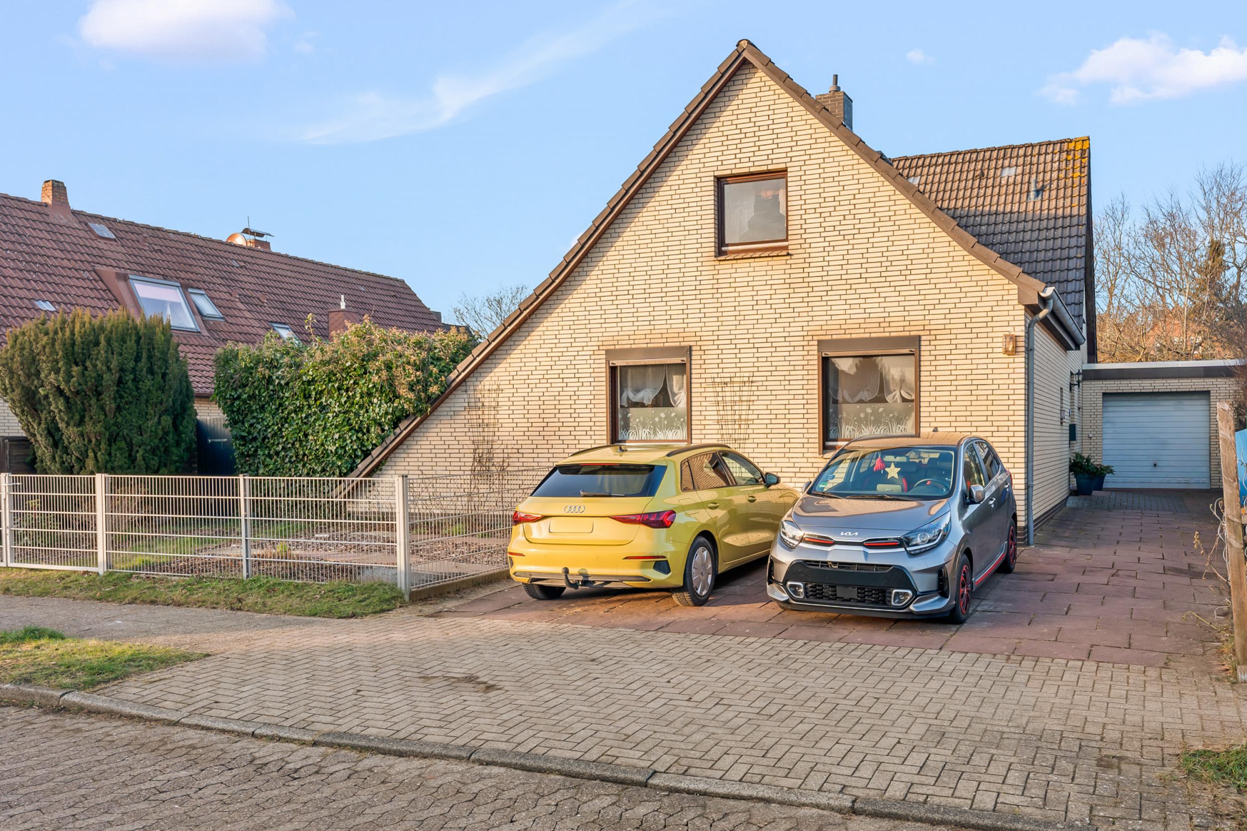 Sahlenburg - Ein- bis Zweifamilienhaus in attraktiver Lage - Frontansicht