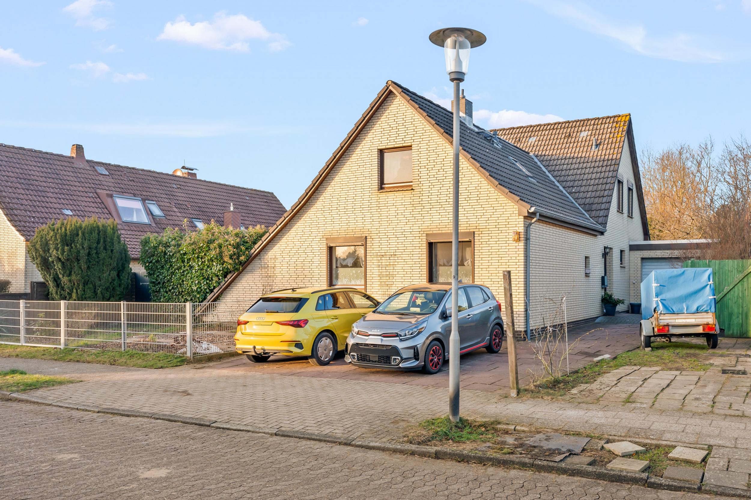 Sahlenburg - Ein- bis Zweifamilienhaus in attraktiver Lage - Frontansicht