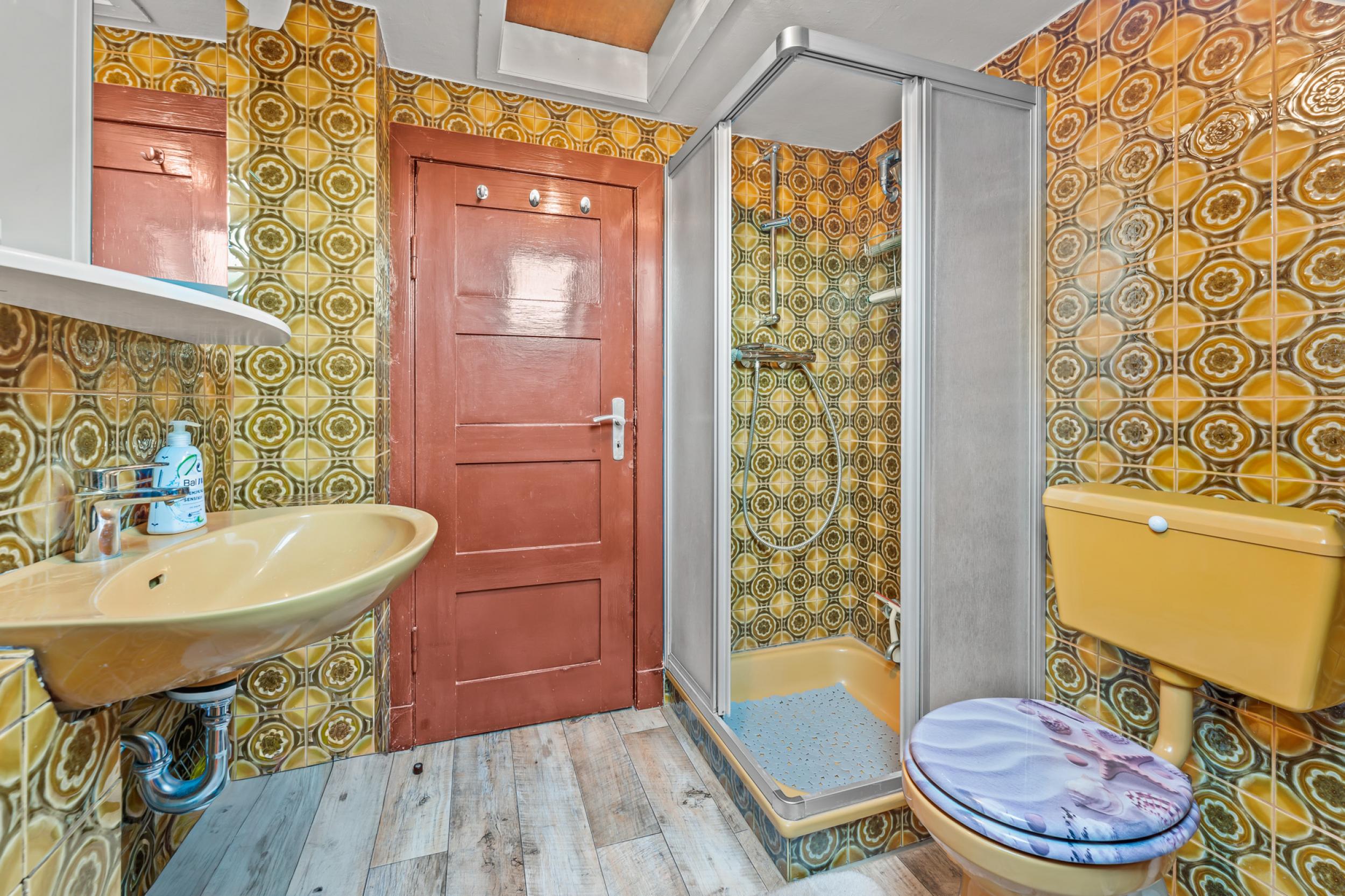 Sahlenburg - Ein- bis Zweifamilienhaus in attraktiver Lage - Duschbad Dachgeschoss