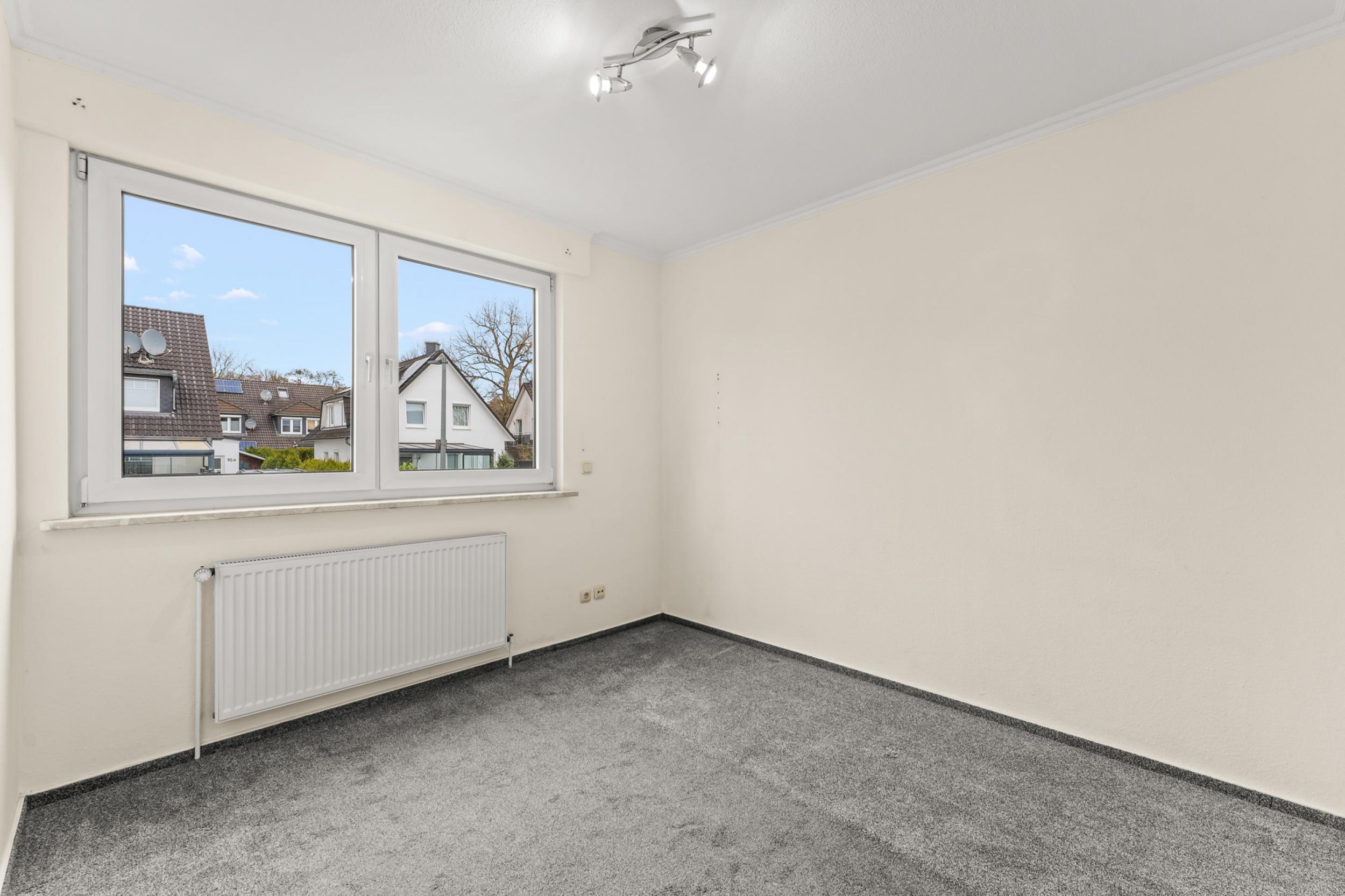 Burglesum - Attraktive Hochparterrewohnung mit großer Sonnenterrasse - Zimmer