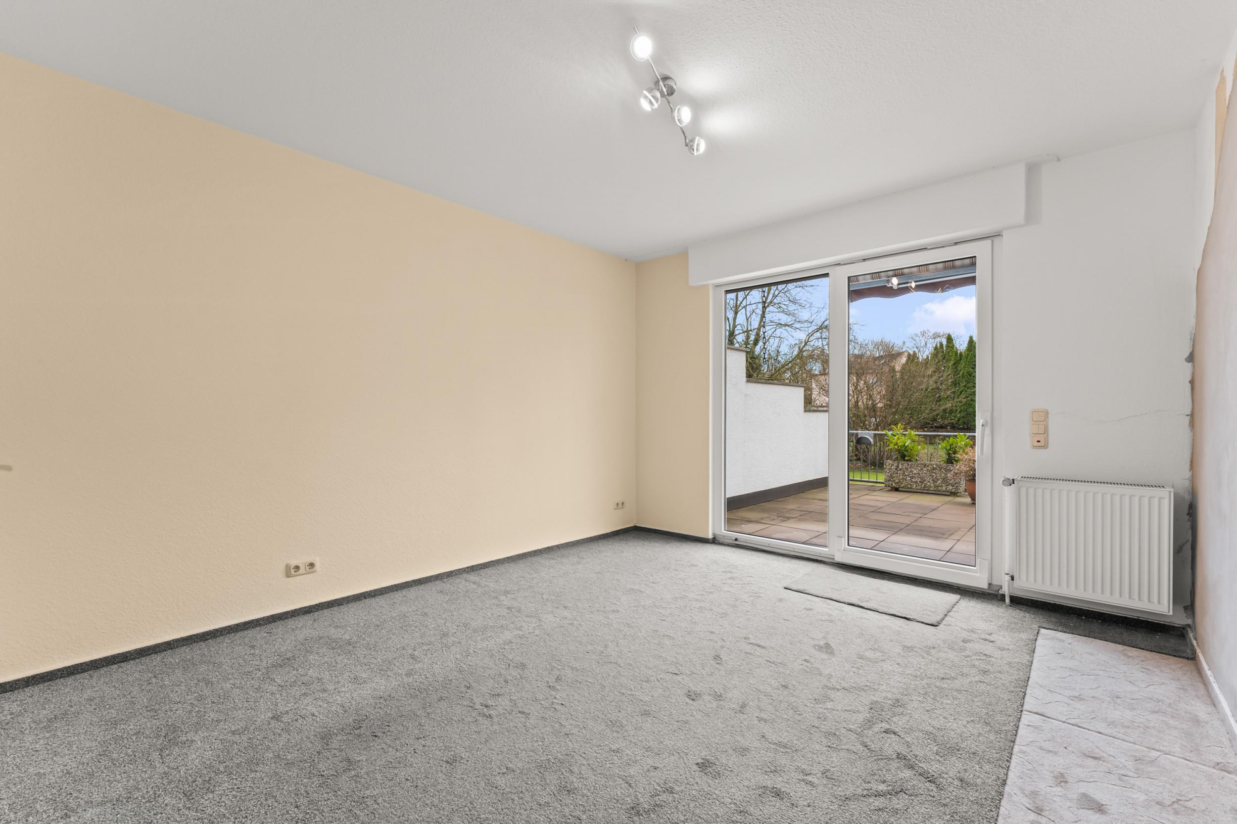 Burglesum - Attraktive Hochparterrewohnung mit großer Sonnenterrasse - Schlafzimmer