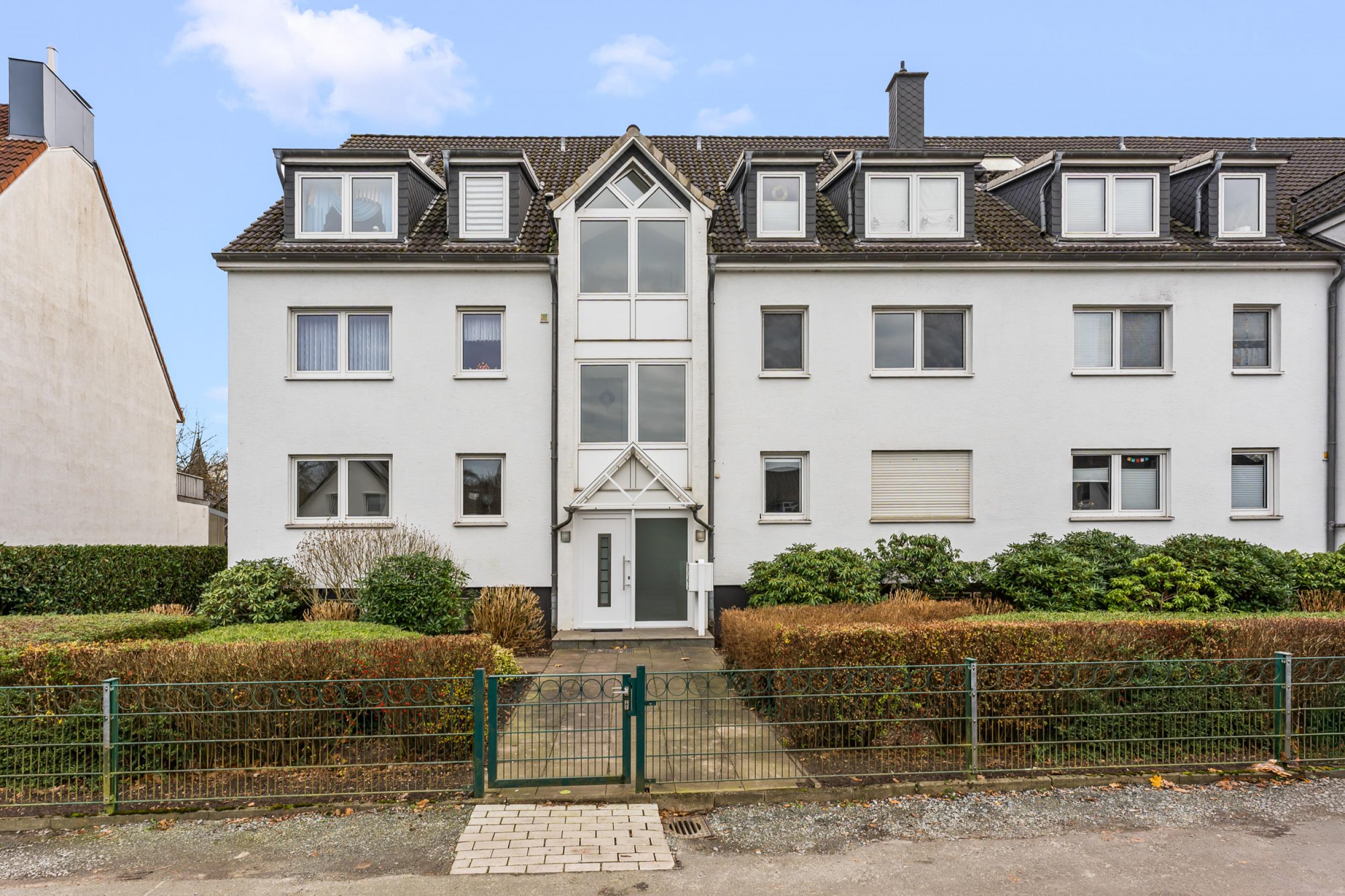 Burglesum - Attraktive Hochparterrewohnung mit großer Sonnenterrasse - Frontansicht