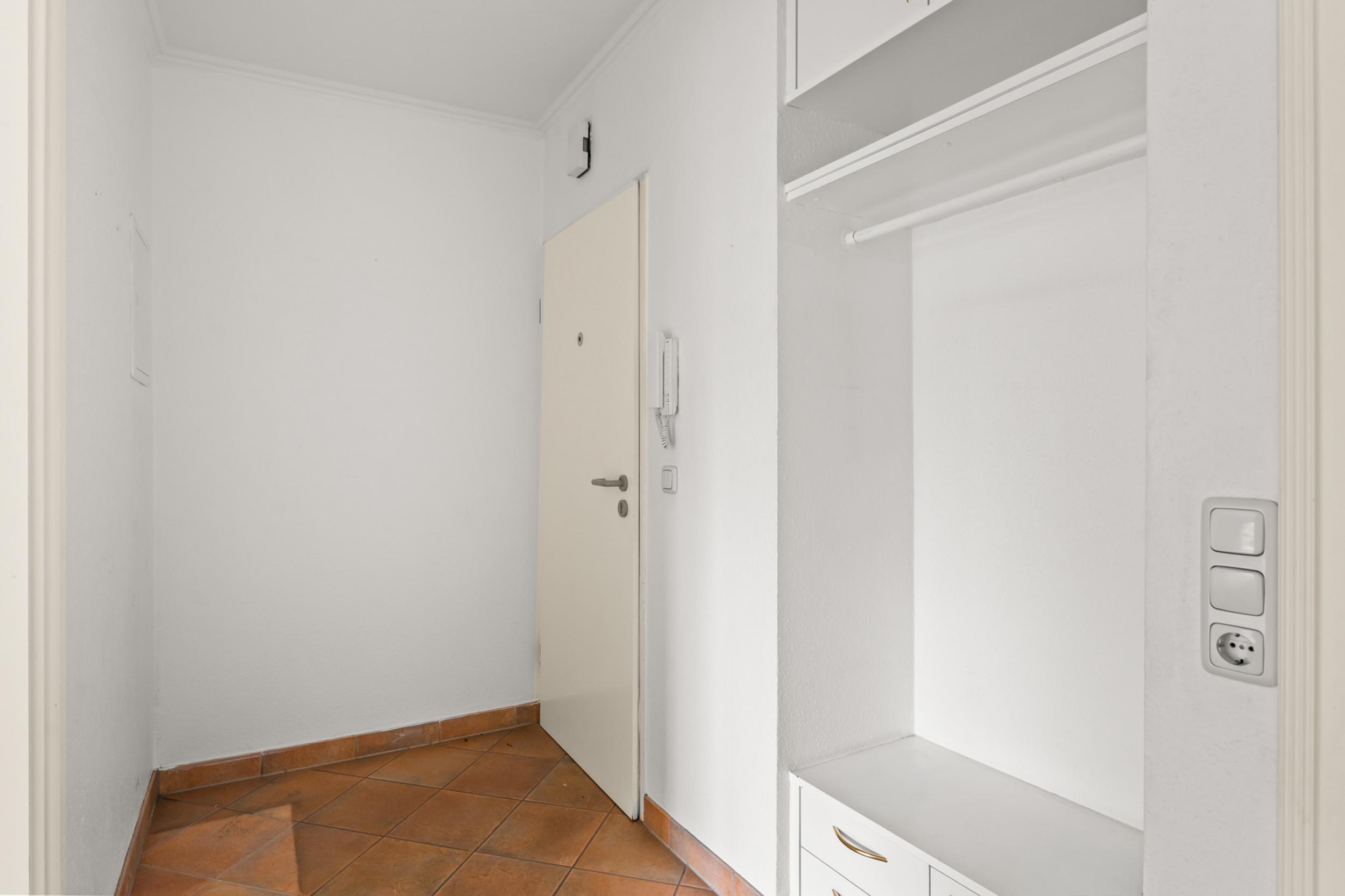 Burglesum - Attraktive Hochparterrewohnung mit großer Sonnenterrasse - Flur