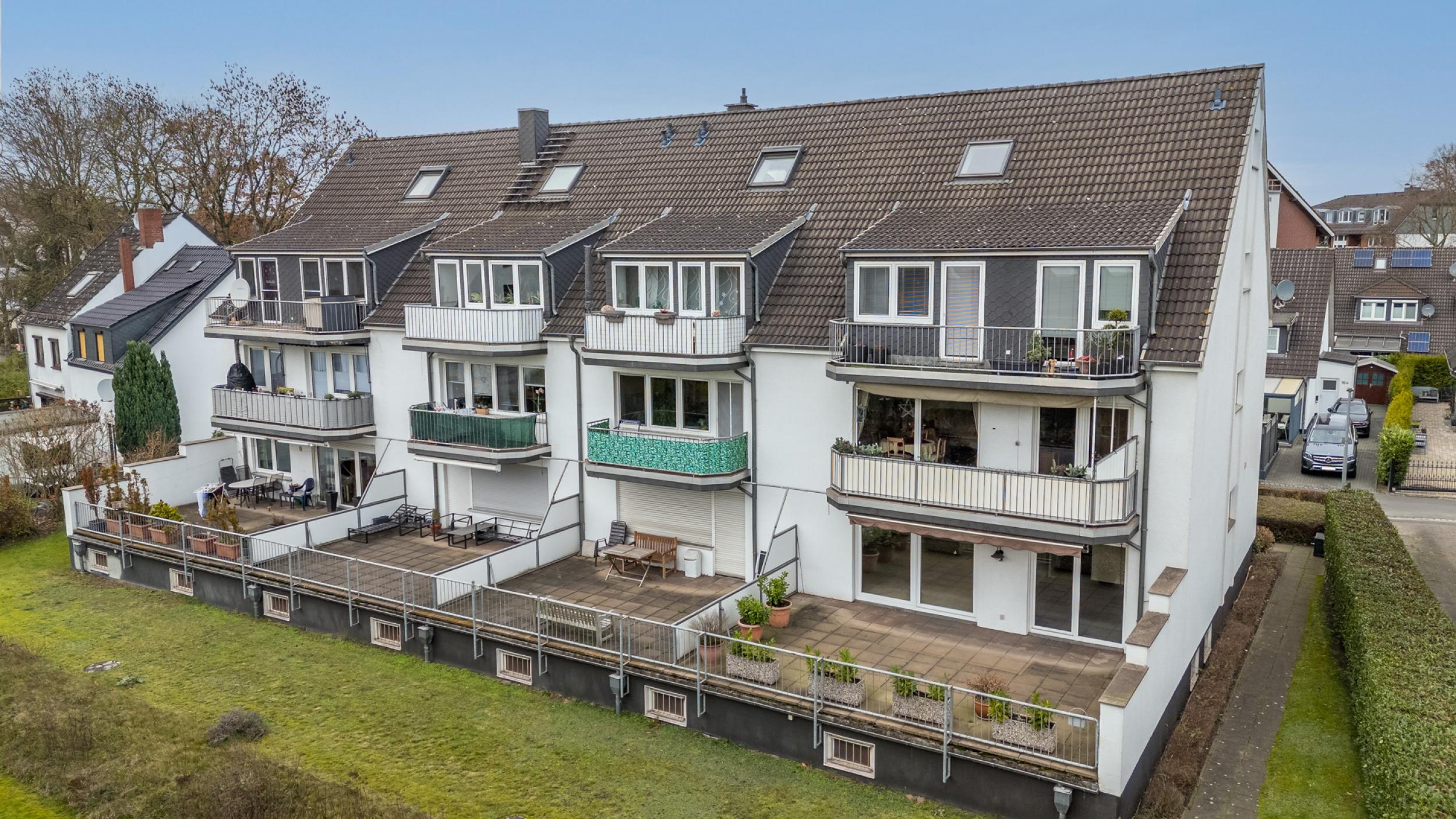 Burglesum - Attraktive Hochparterrewohnung mit großer Sonnenterrasse - Titelbild