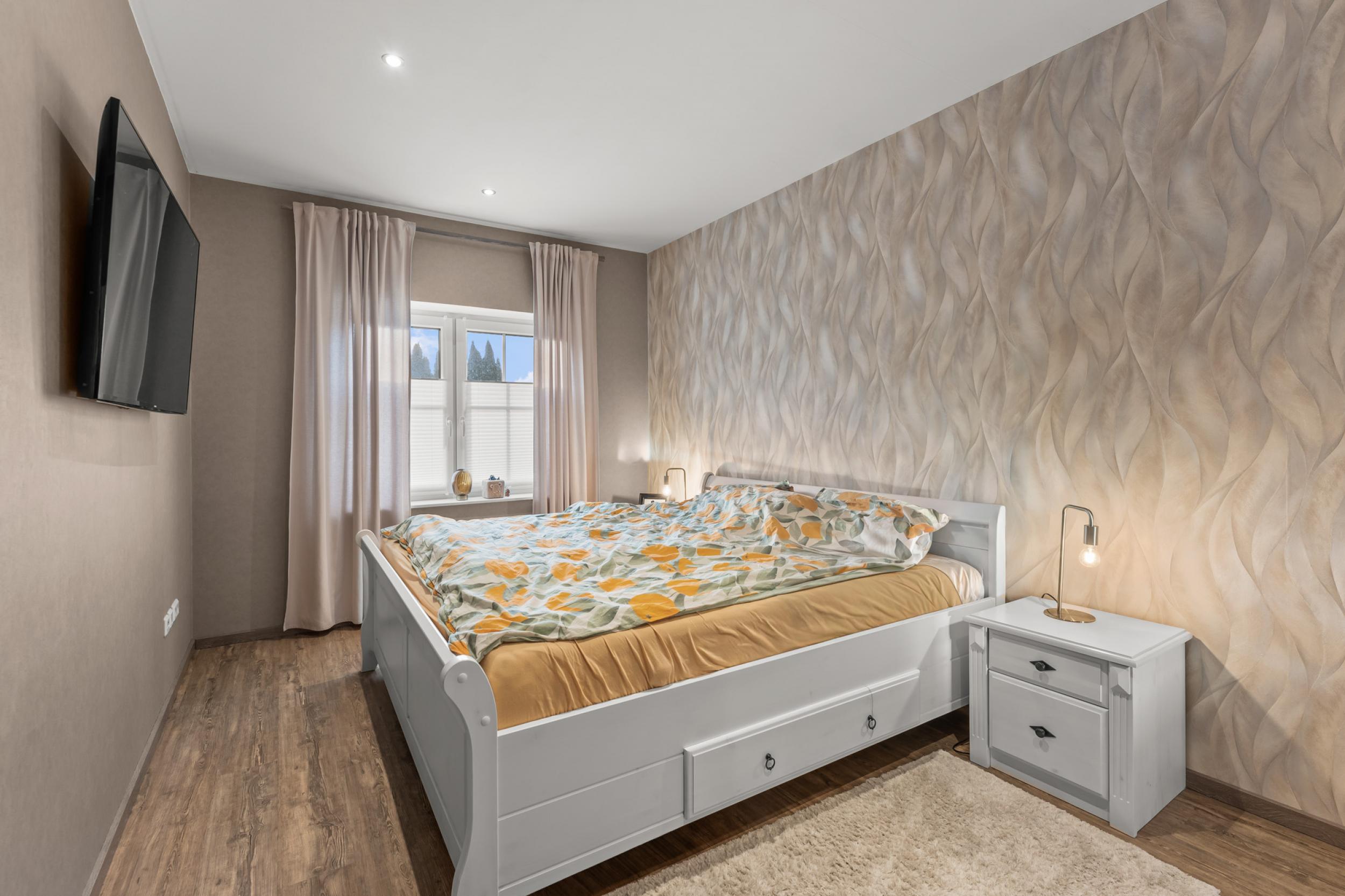 Beverstedt - Moderner Winkelbungalow in ländlicher Lage mit Außbaupotenzial - Schlafzimmer