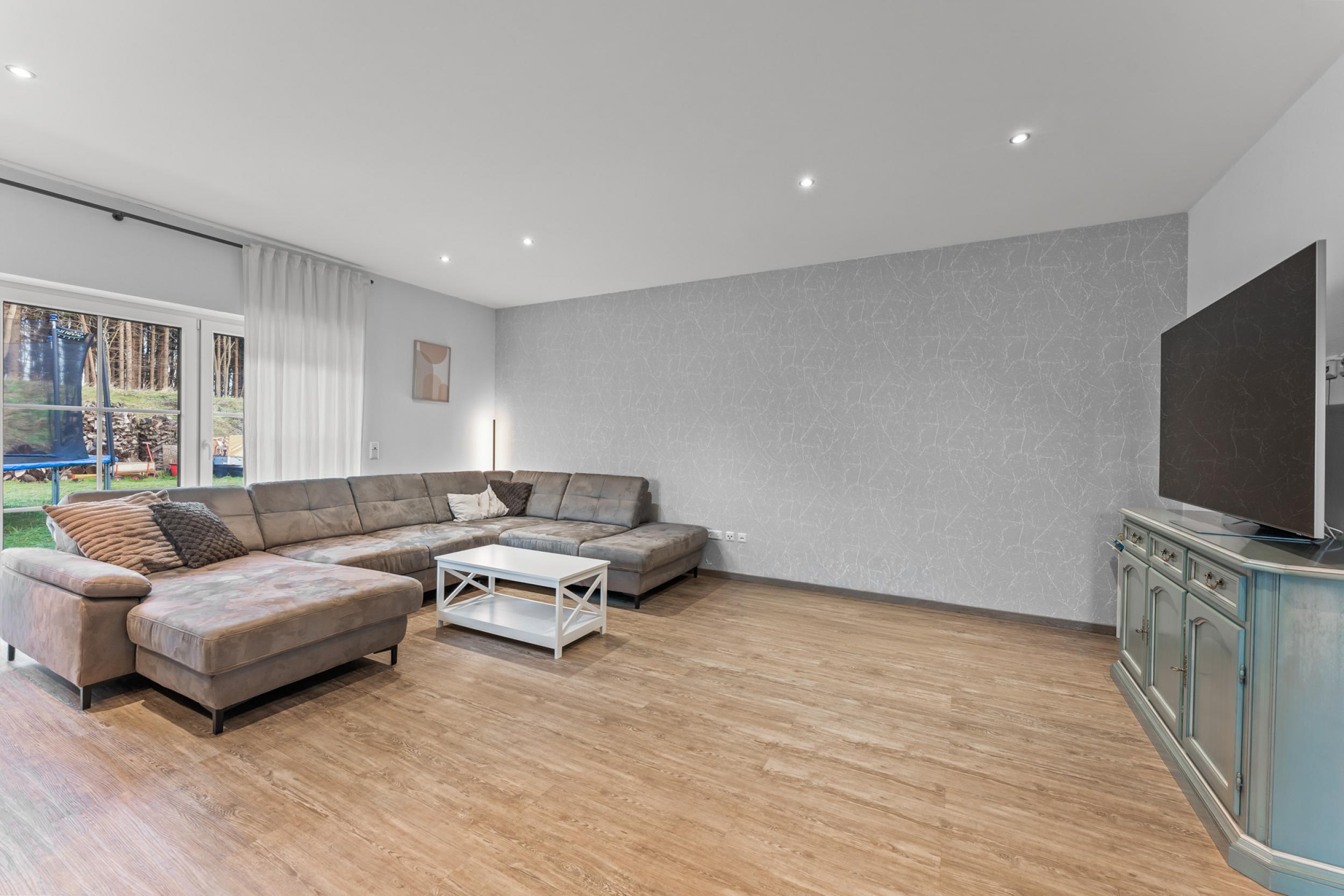 Beverstedt - Moderner Winkelbungalow in ländlicher Lage mit Außbaupotenzial - Wohnbereich