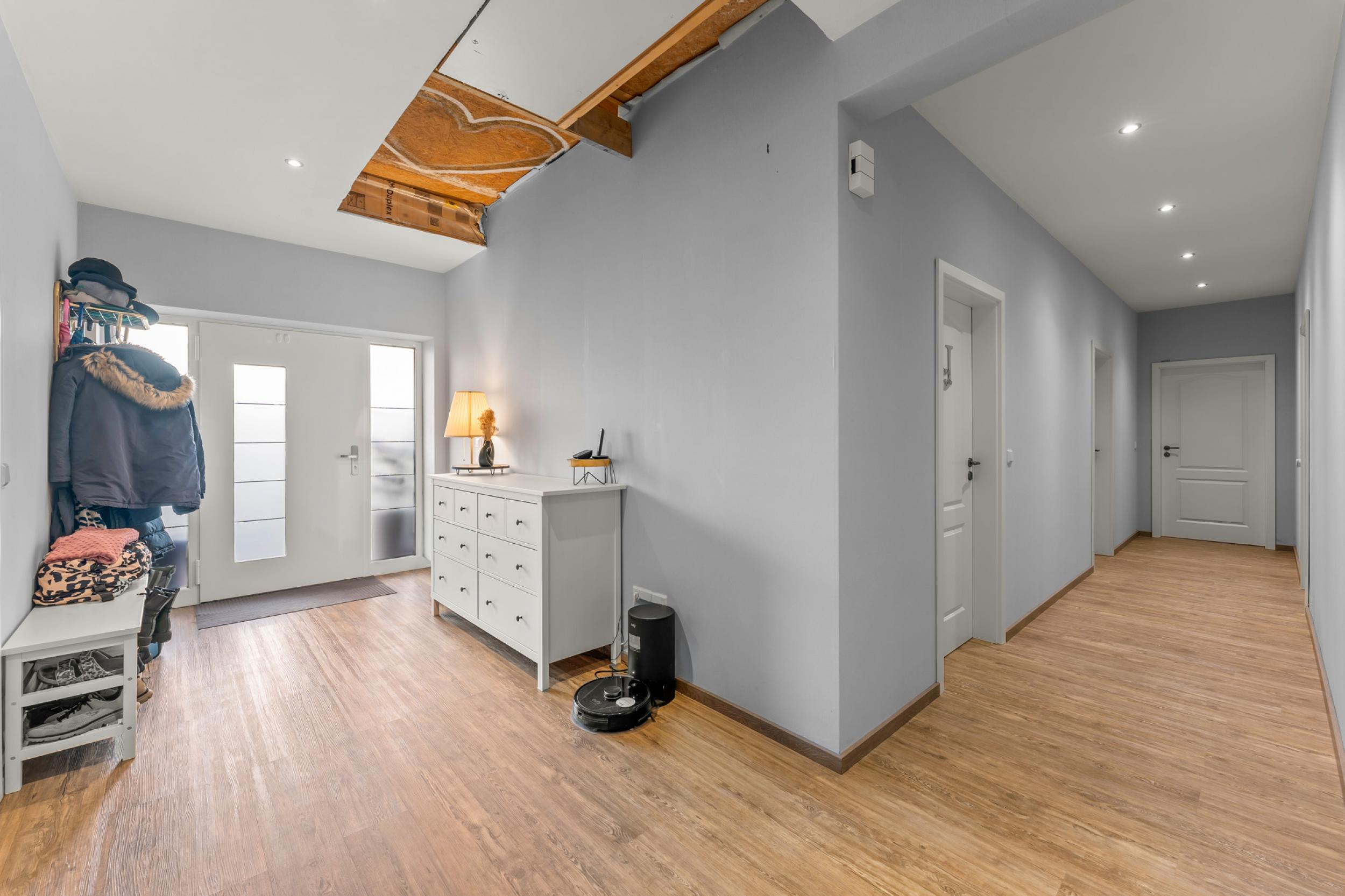 Beverstedt - Moderner Winkelbungalow in ländlicher Lage mit Außbaupotenzial - Flur