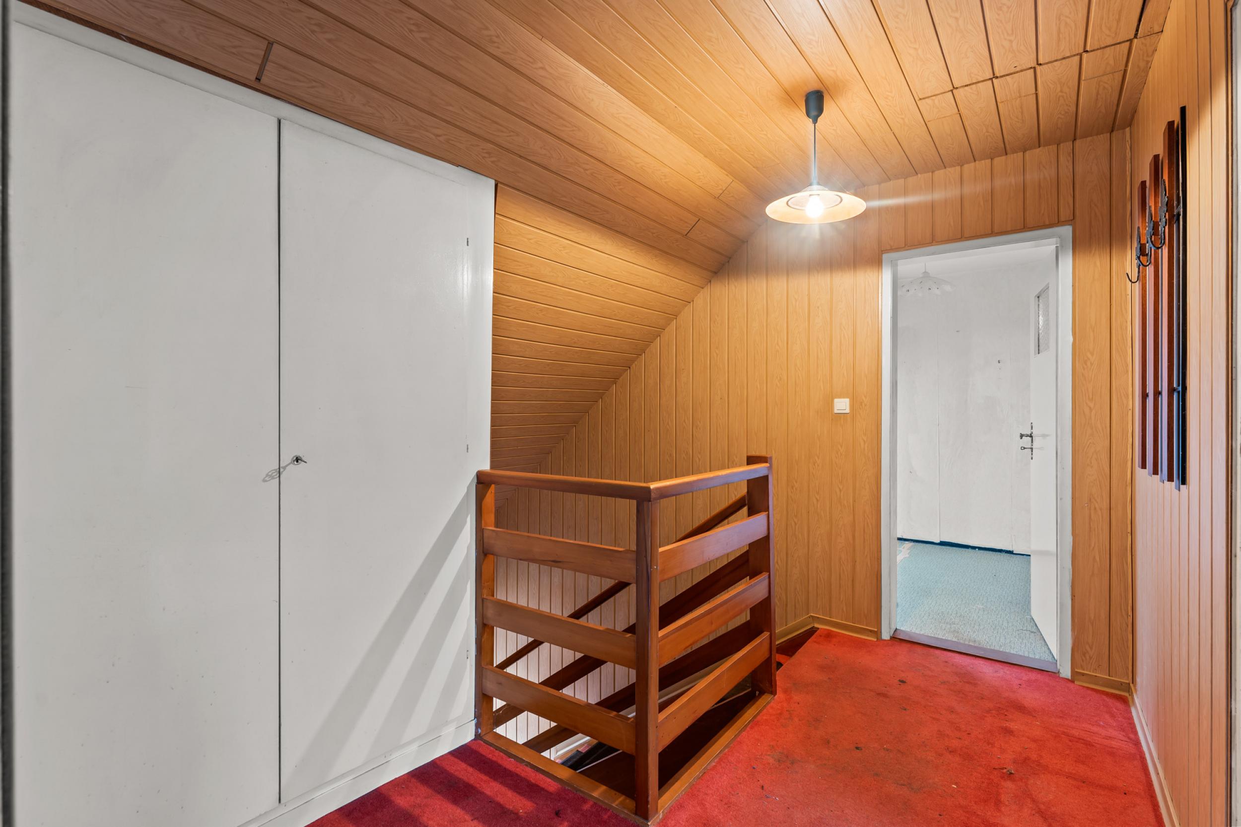 Langen - Sanierungsbedürftiges Reihenmittelhaus in beliebter ruhiger Lage - Flur Dachgeschoss