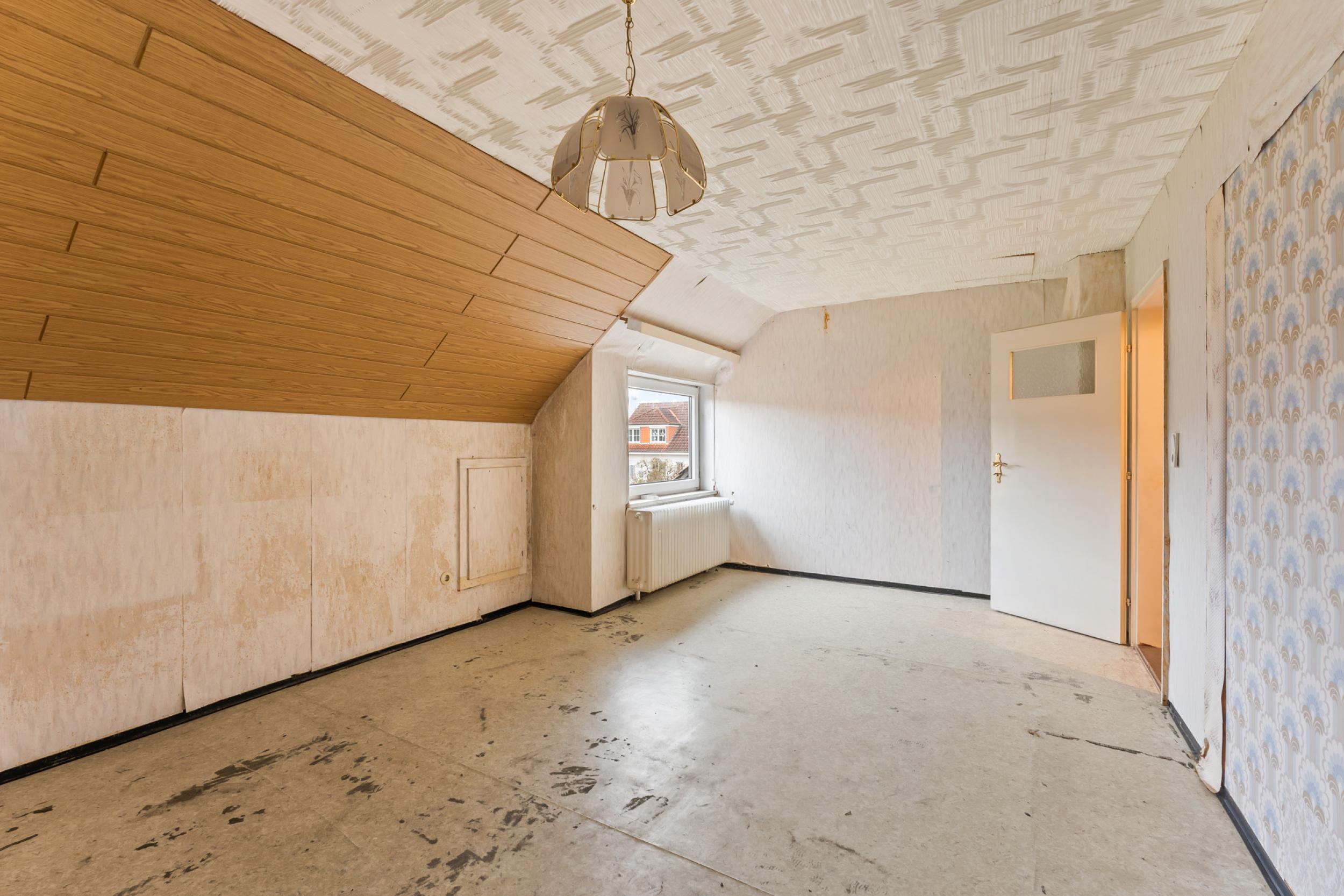 Langen - Sanierungsbedürftiges Reihenmittelhaus in beliebter ruhiger Lage - Elternschlafzimmer