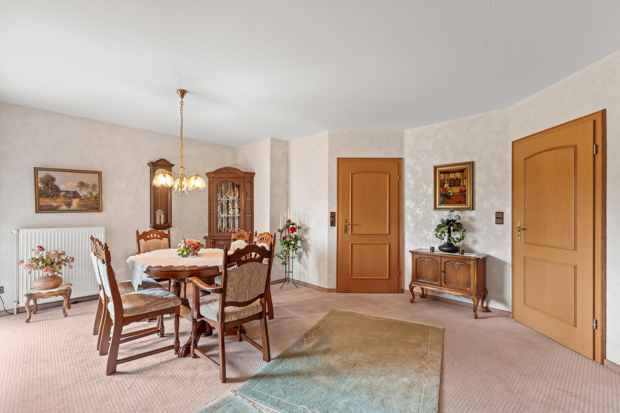 Beverstedt - Repräsentativer Winkelbungalow in ruhiger Wohnlage – ein Zuhause zum Wohlfühlen - Esszimmer