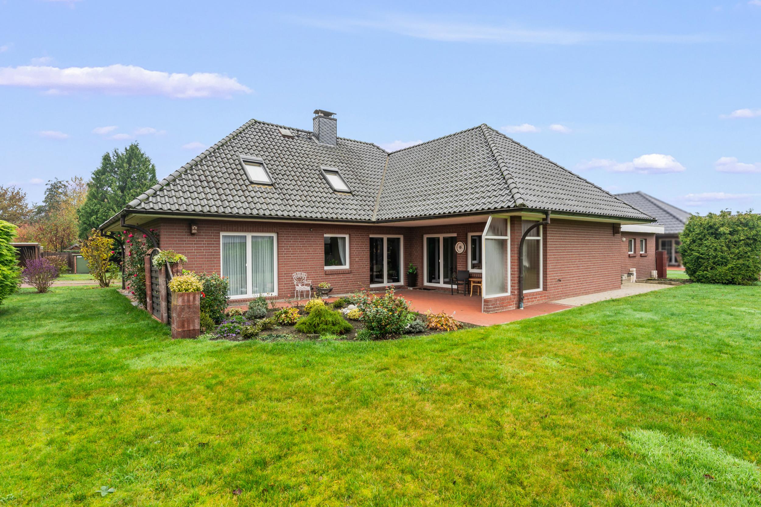 Beverstedt - Repräsentativer Winkelbungalow in ruhiger Wohnlage – ein Zuhause zum Wohlfühlen - Rückansicht