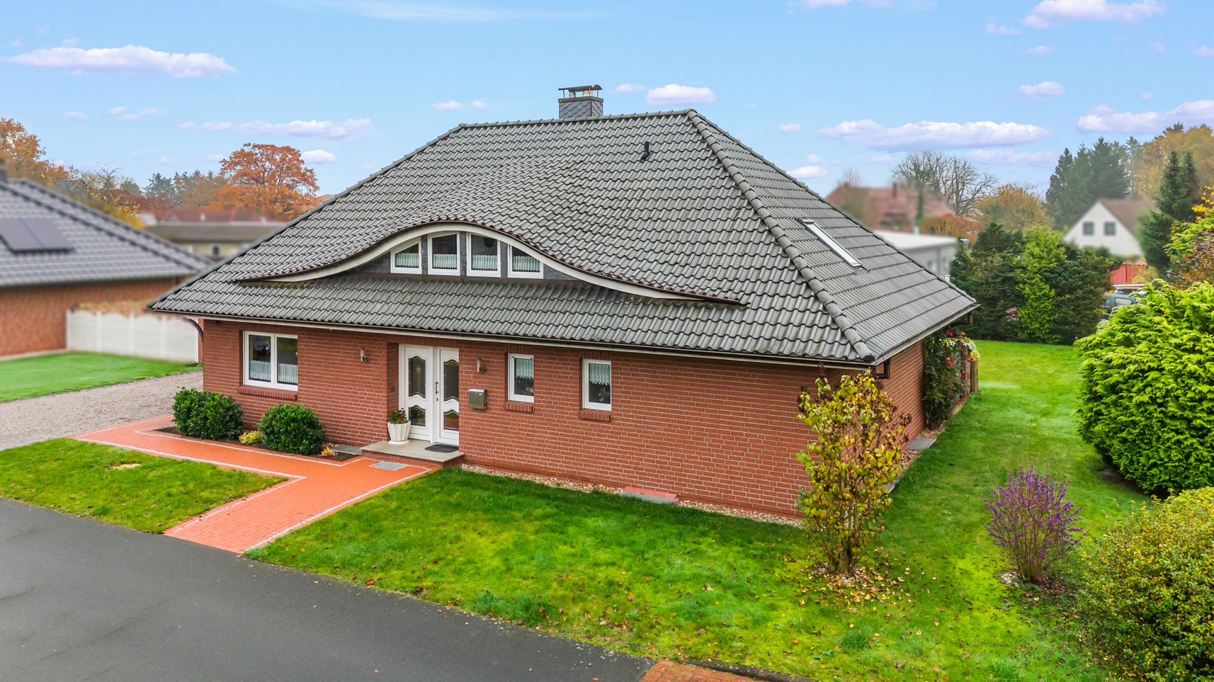 Beverstedt - Repräsentativer Winkelbungalow in ruhiger Wohnlage – ein Zuhause zum Wohlfühlen - Frontansicht