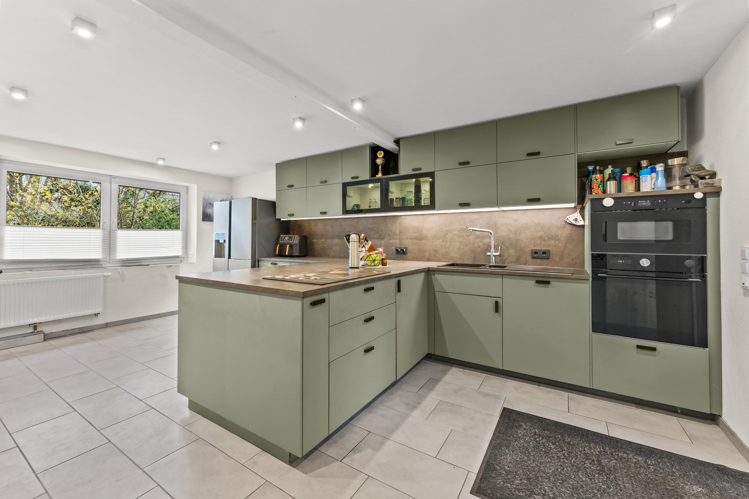 Surheide - Charmante Doppelhaushälfte mit Nebengelass und großem Grundstück - Küche