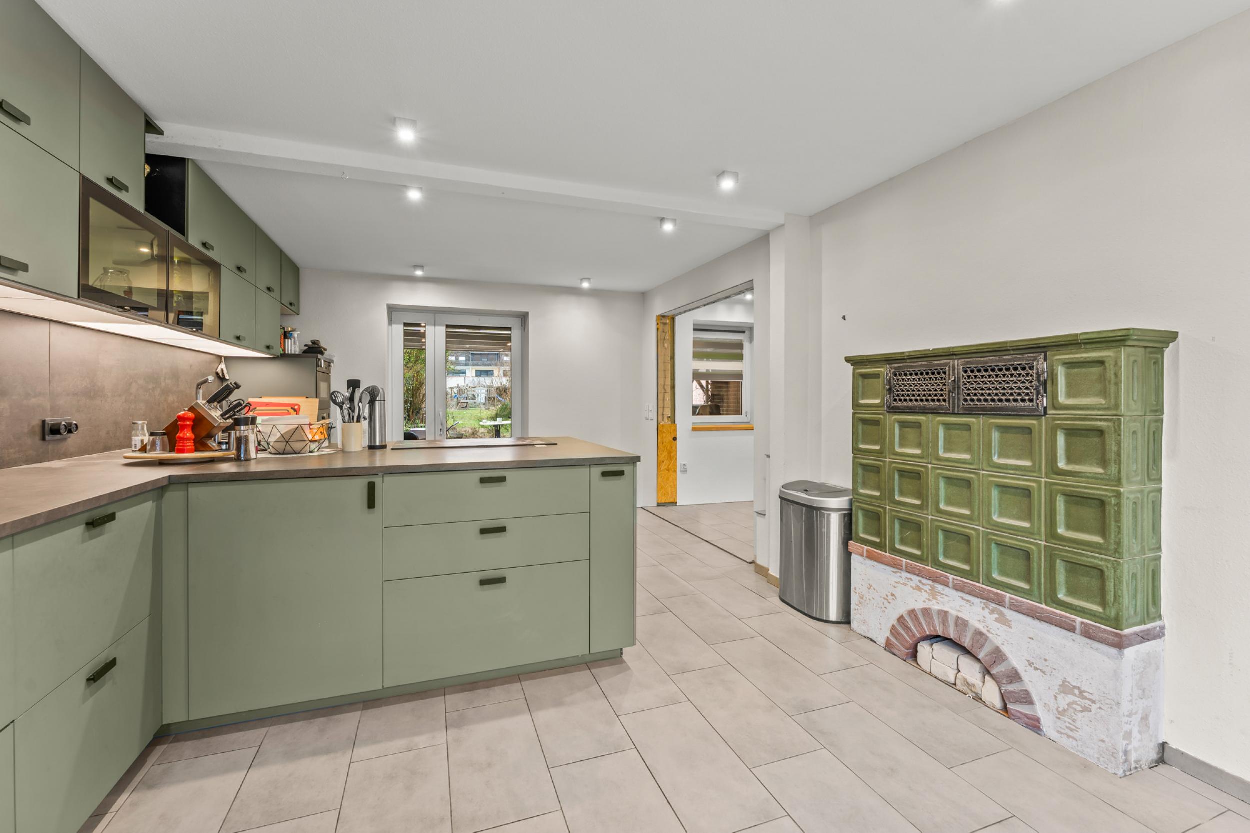 Surheide - Charmante Doppelhaushälfte mit Nebengelass und großem Grundstück - Küche