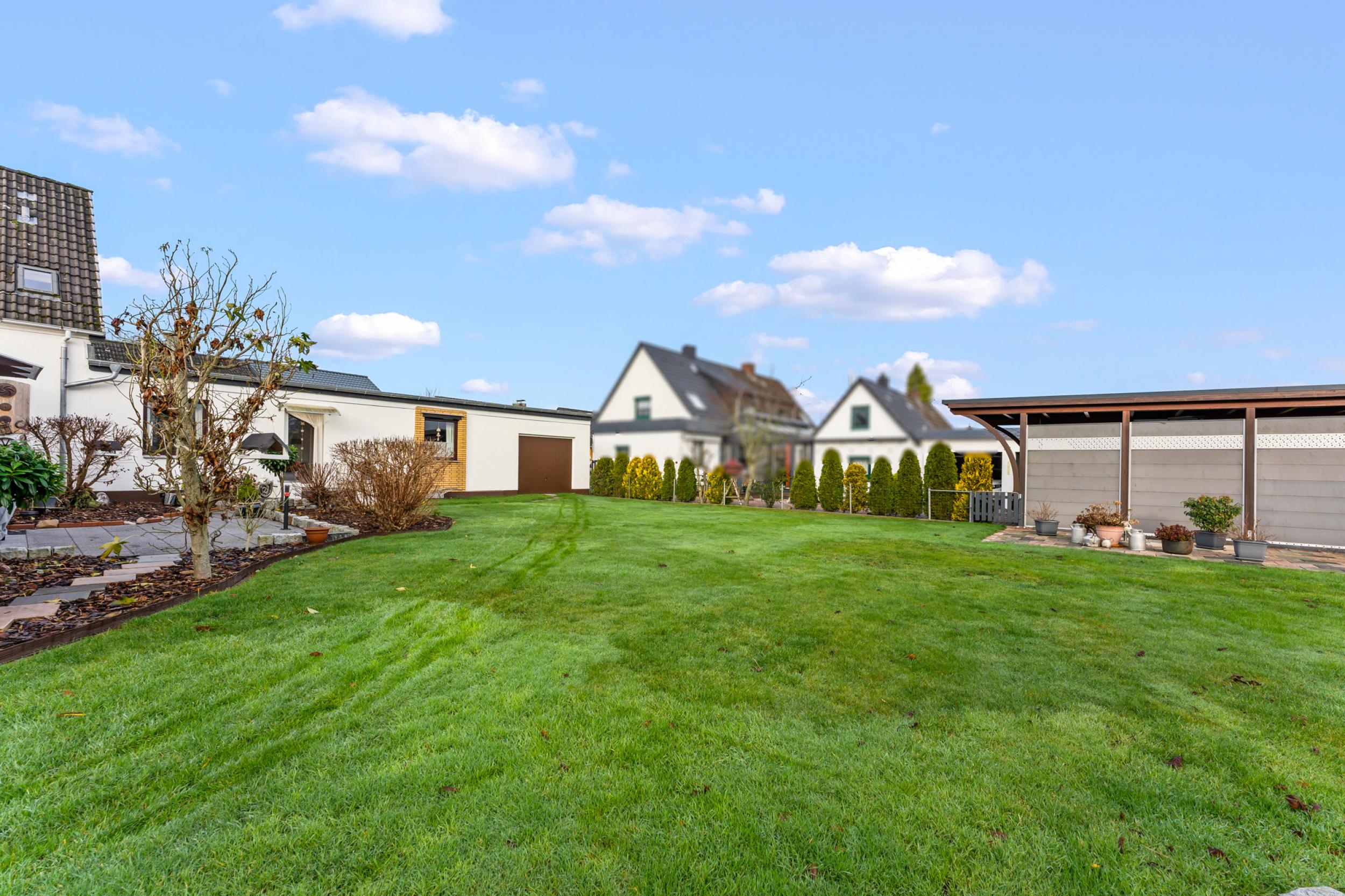 Leherheide - Moderne Doppelhaushälfte in beliebter Lage - Garten